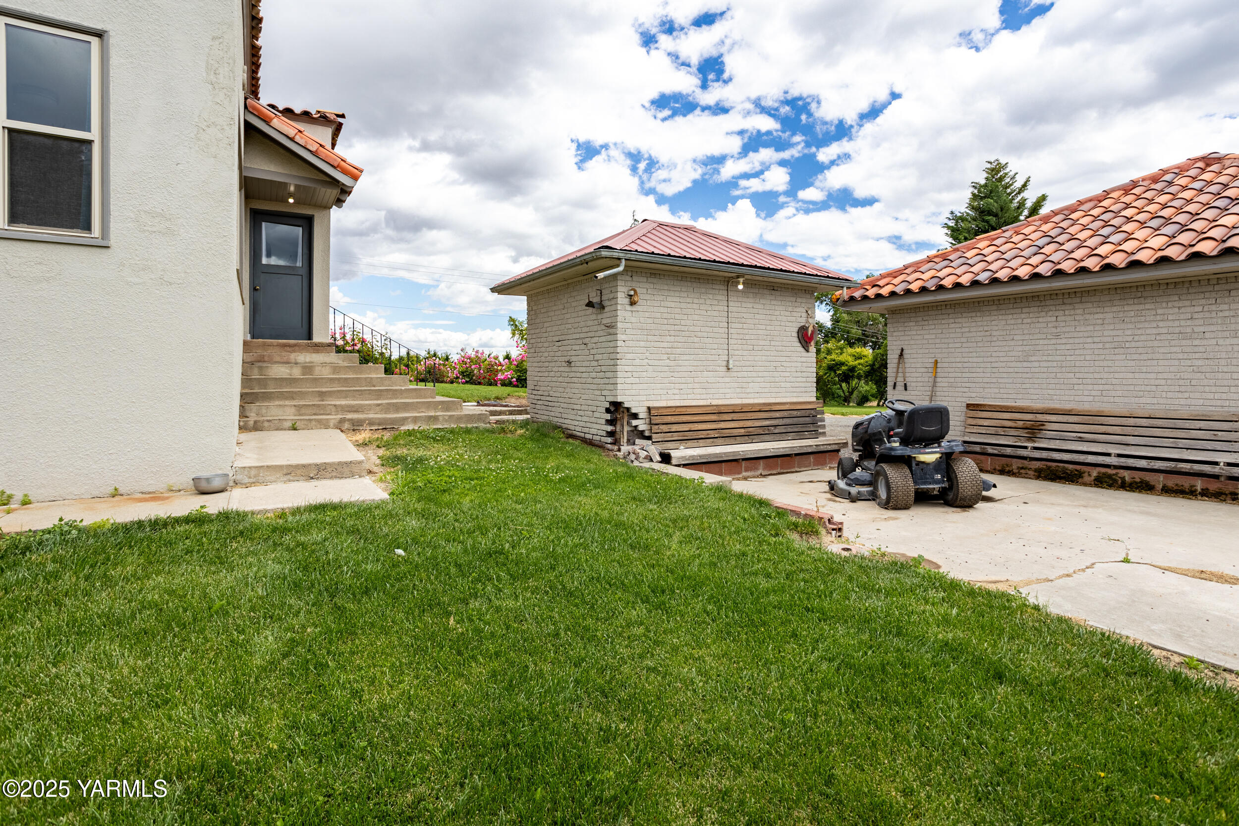 Zillah, Washington 98953, United States, 3 Bedrooms Bedrooms, ,2 BathroomsBathrooms,Residential,Active,91716