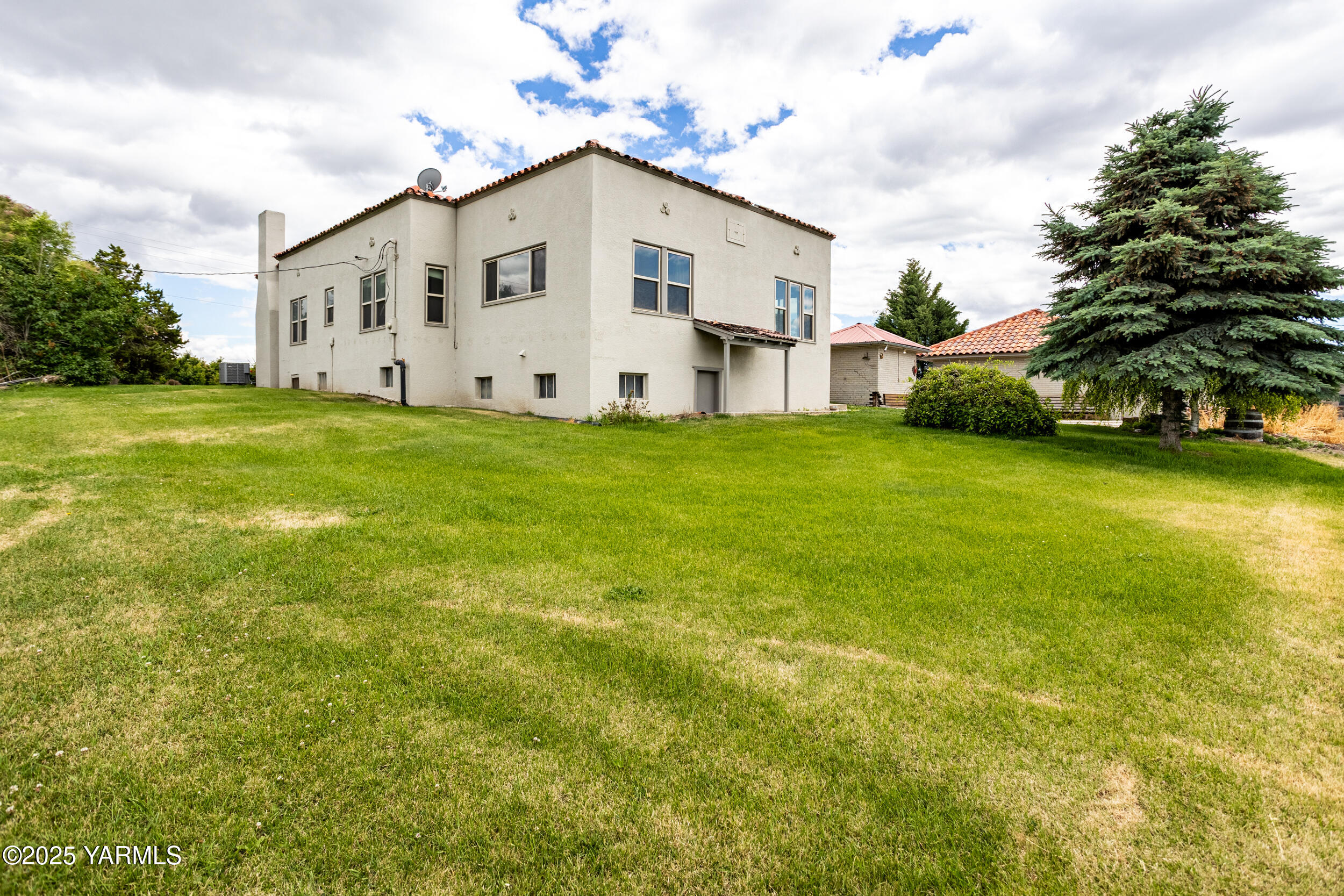 Zillah, Washington 98953, United States, 3 Bedrooms Bedrooms, ,2 BathroomsBathrooms,Residential,Active,91716