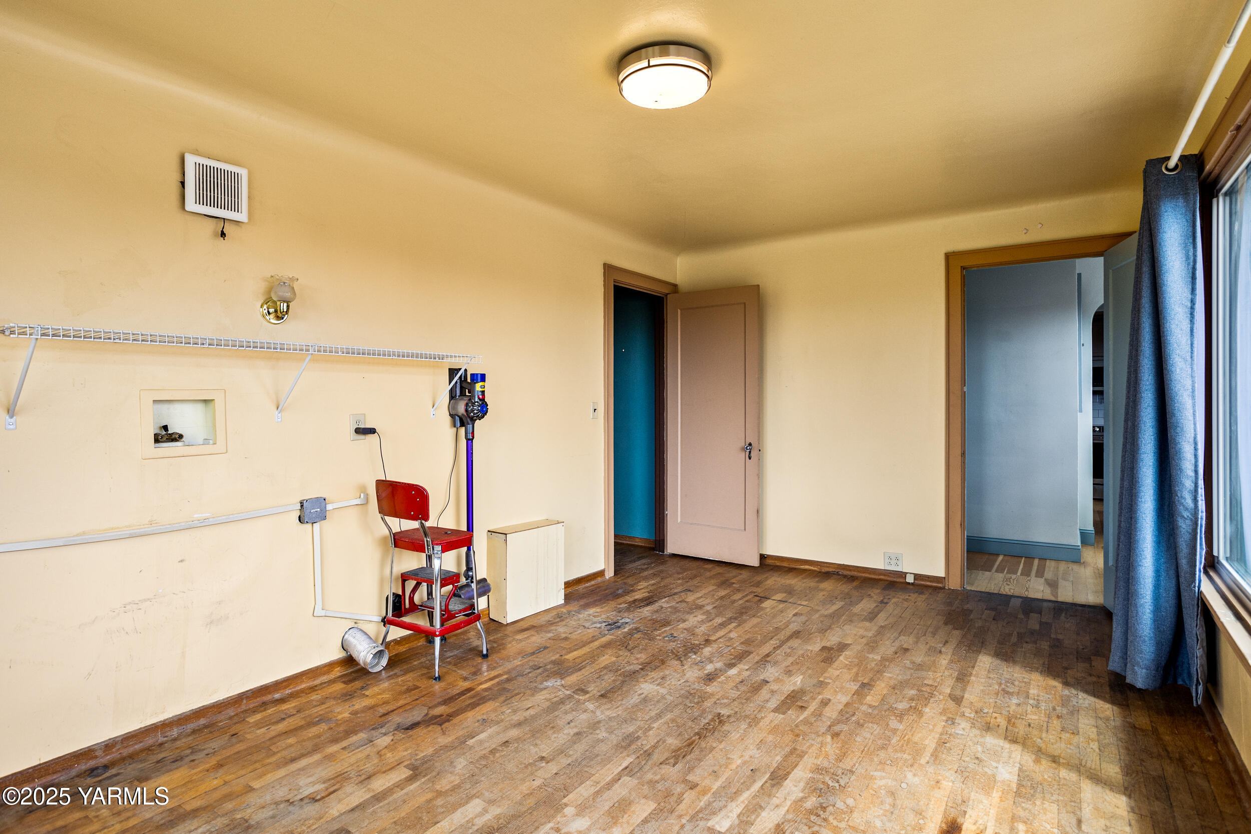 Zillah, Washington 98953, United States, 3 Bedrooms Bedrooms, ,2 BathroomsBathrooms,Residential,Active,91716