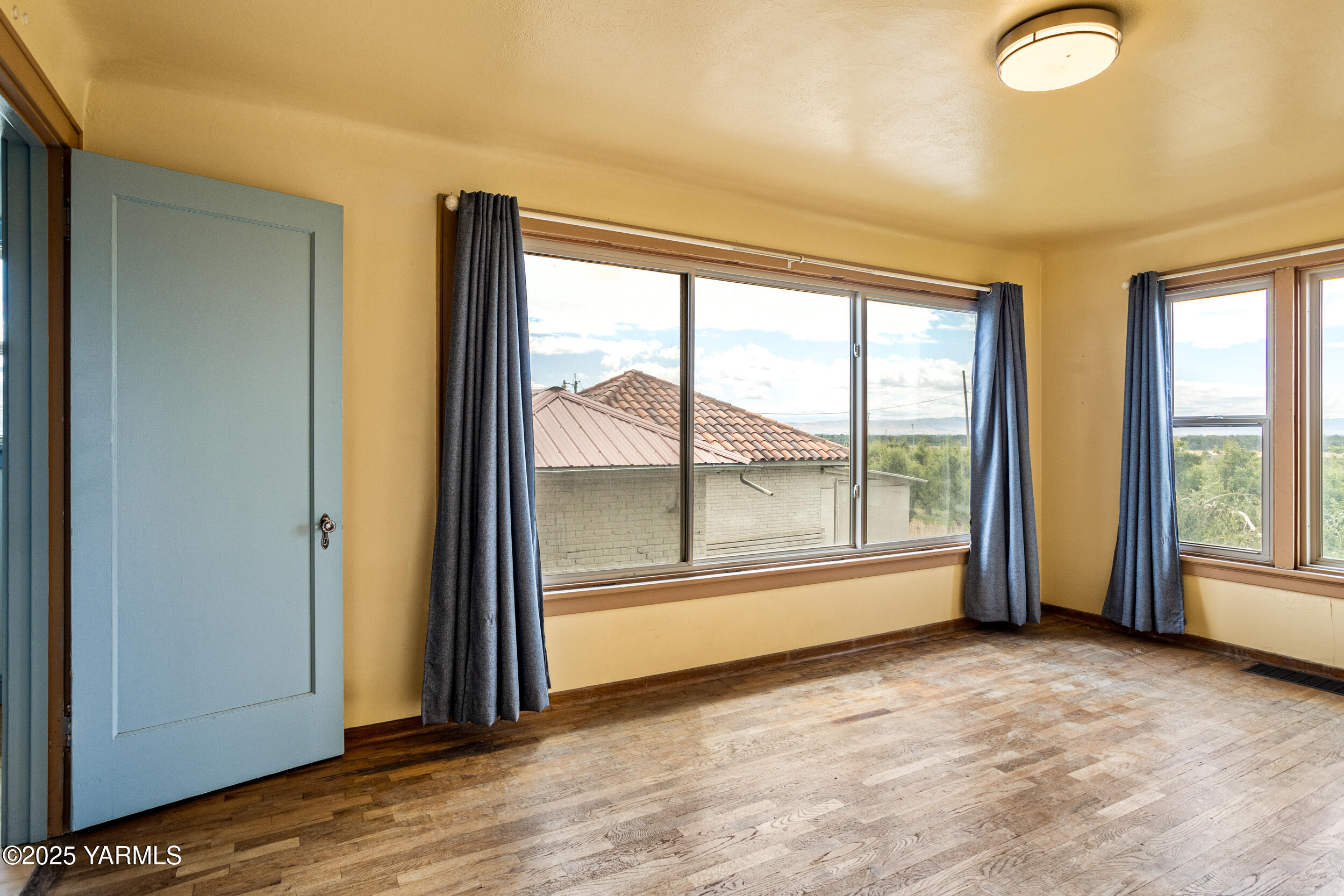 Zillah, Washington 98953, United States, 3 Bedrooms Bedrooms, ,2 BathroomsBathrooms,Residential,Active,91716