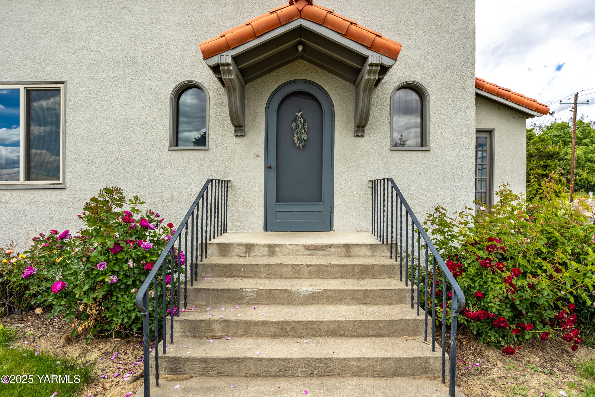 Zillah, Washington 98953, United States, 3 Bedrooms Bedrooms, ,2 BathroomsBathrooms,Residential,Active,91716