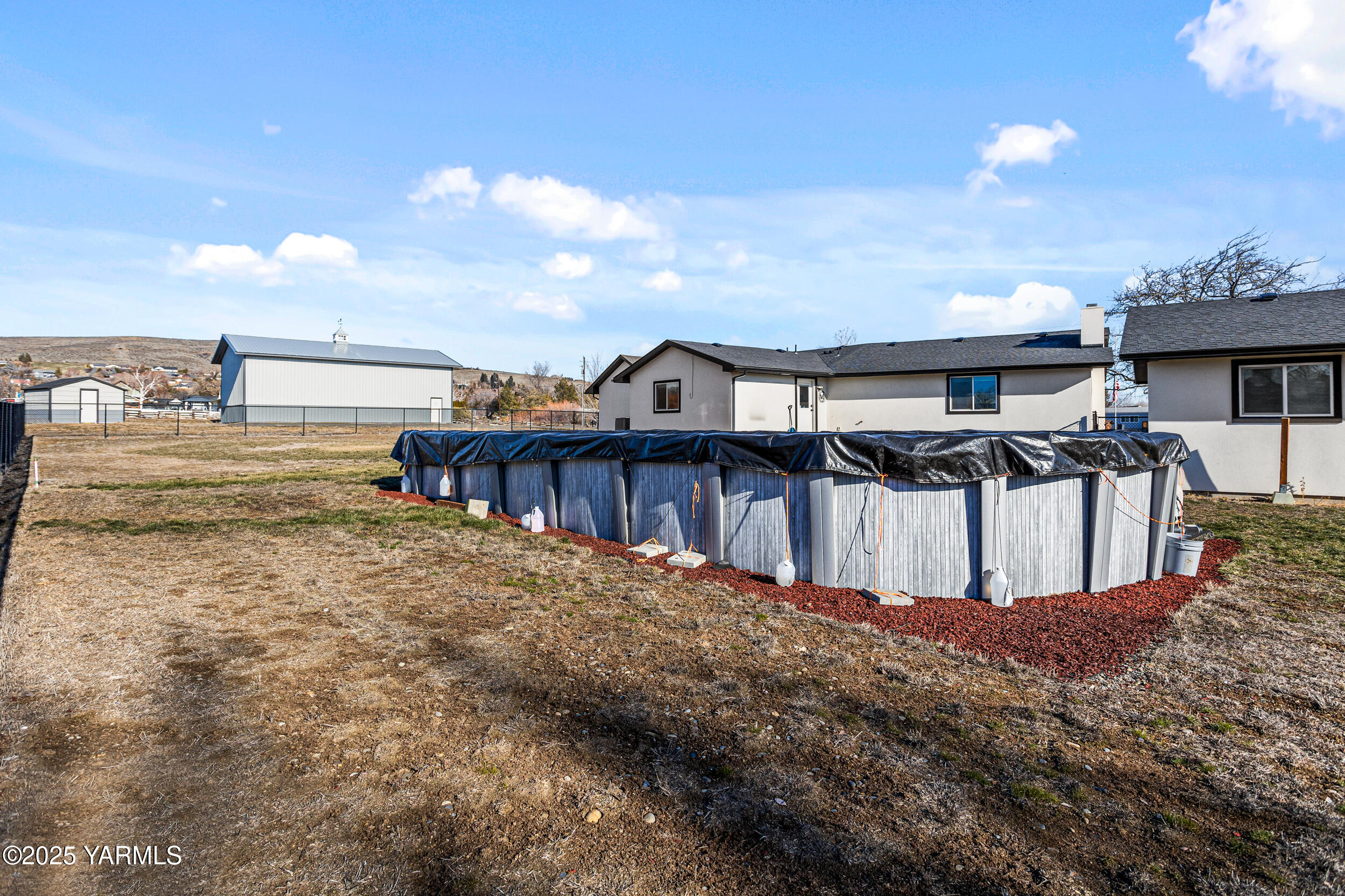 Yakima, Washington 98908, United States, 4 Bedrooms Bedrooms, ,3 BathroomsBathrooms,Residential,Contingent,12825