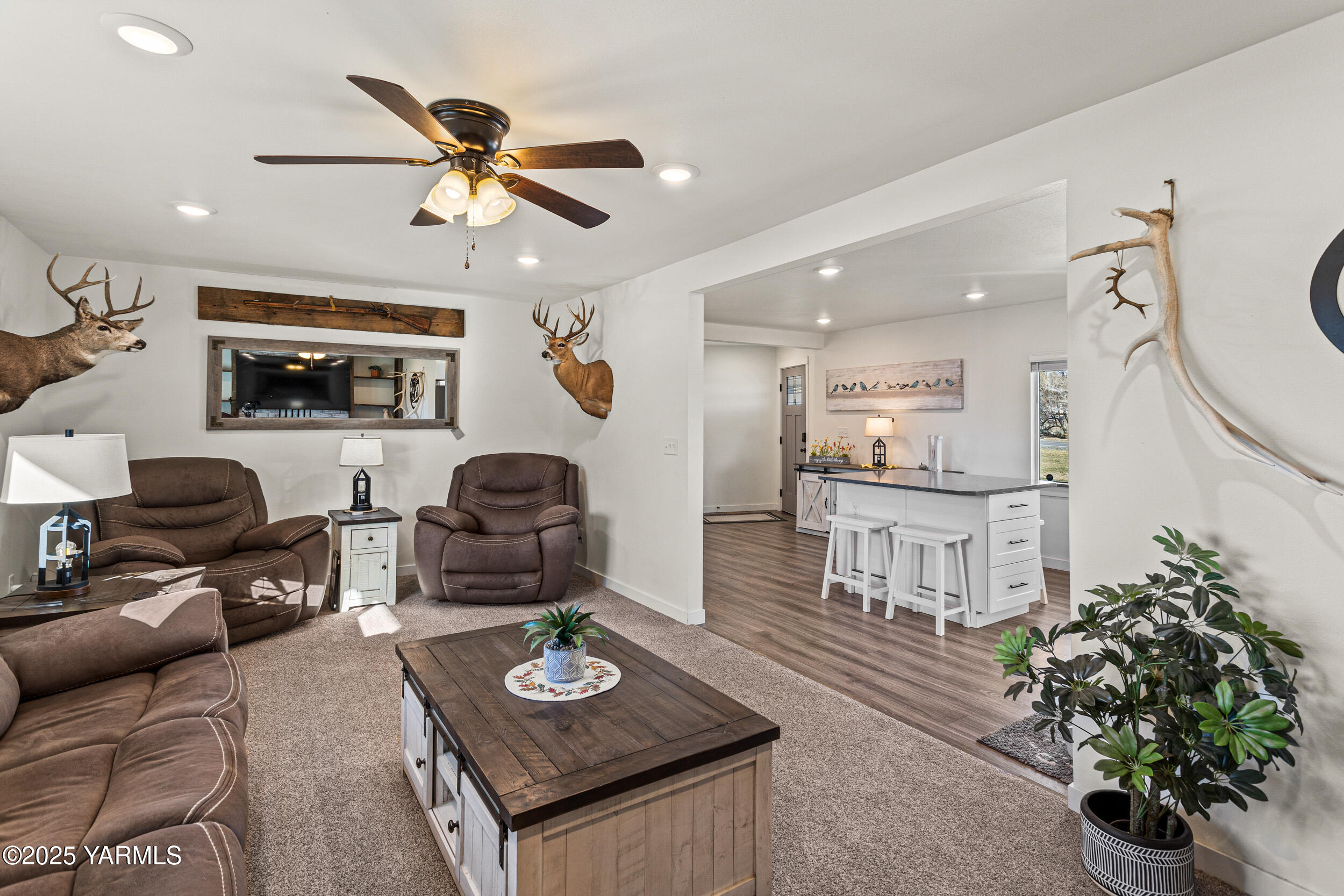 Yakima, Washington 98908, United States, 4 Bedrooms Bedrooms, ,3 BathroomsBathrooms,Residential,Contingent,12825