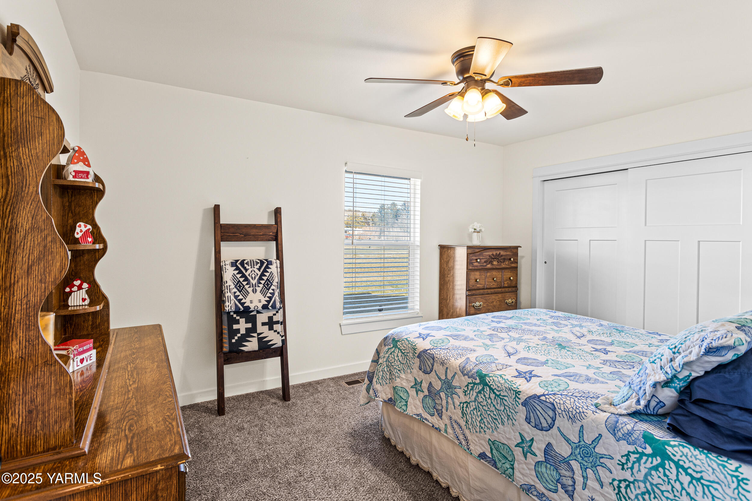 Yakima, Washington 98908, United States, 4 Bedrooms Bedrooms, ,3 BathroomsBathrooms,Residential,Contingent,12825