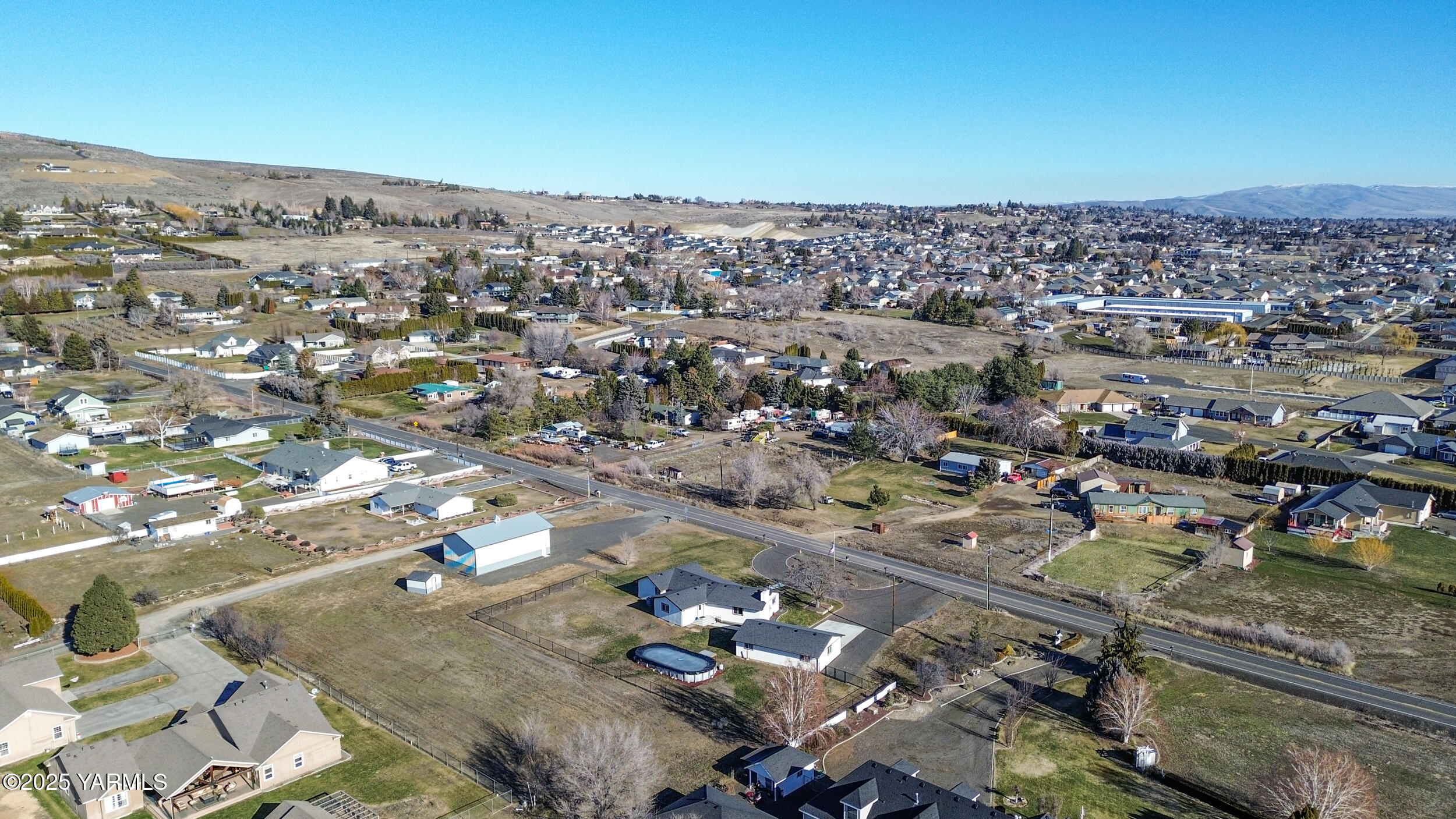 Yakima, Washington 98908, United States, 4 Bedrooms Bedrooms, ,3 BathroomsBathrooms,Residential,Contingent,12825