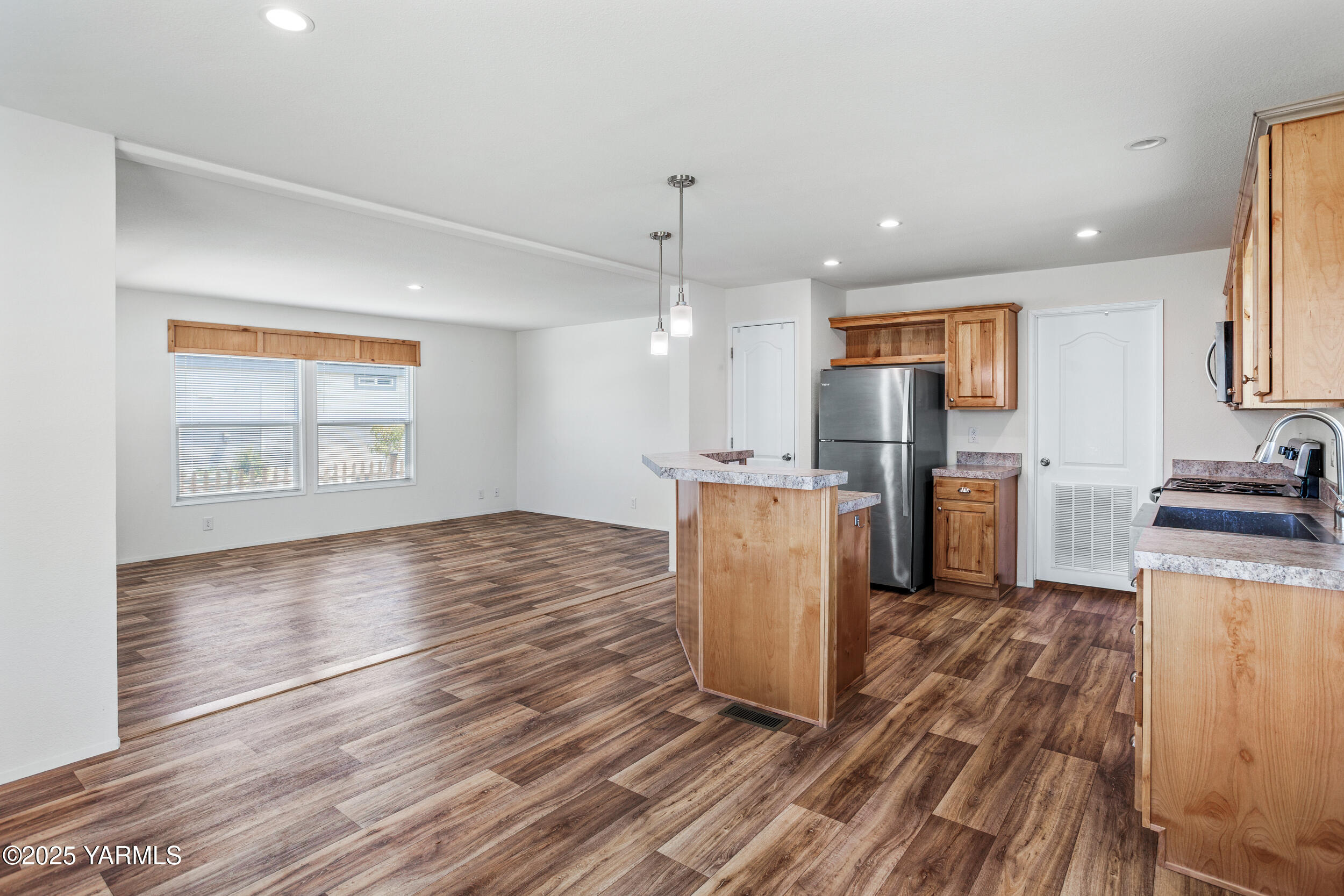 Union Gap, Washington 98903, United States, 3 Bedrooms Bedrooms, ,2 BathroomsBathrooms,Residential,Active,146297