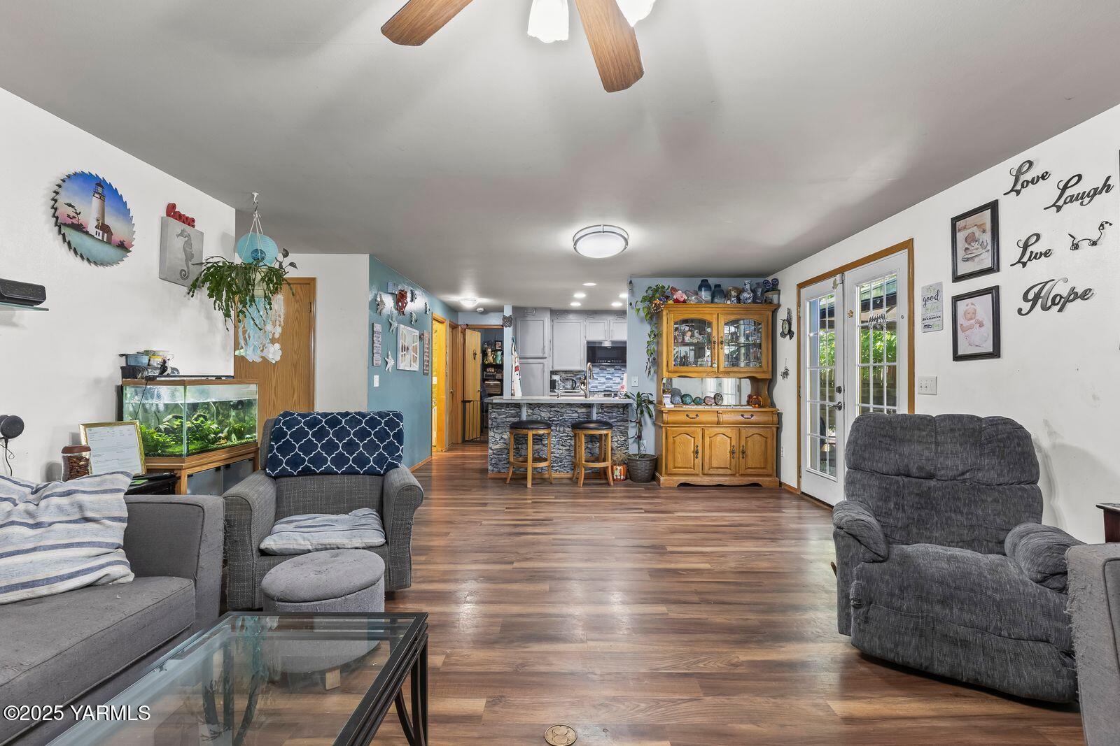 Yakima, Washington 98908, United States, 4 Bedrooms Bedrooms, ,3 BathroomsBathrooms,Residential,Active,199722