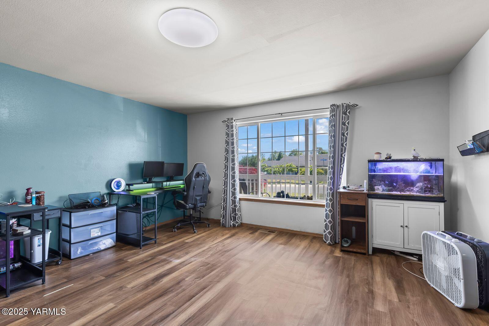 Yakima, Washington 98908, United States, 4 Bedrooms Bedrooms, ,3 BathroomsBathrooms,Residential,Active,199722