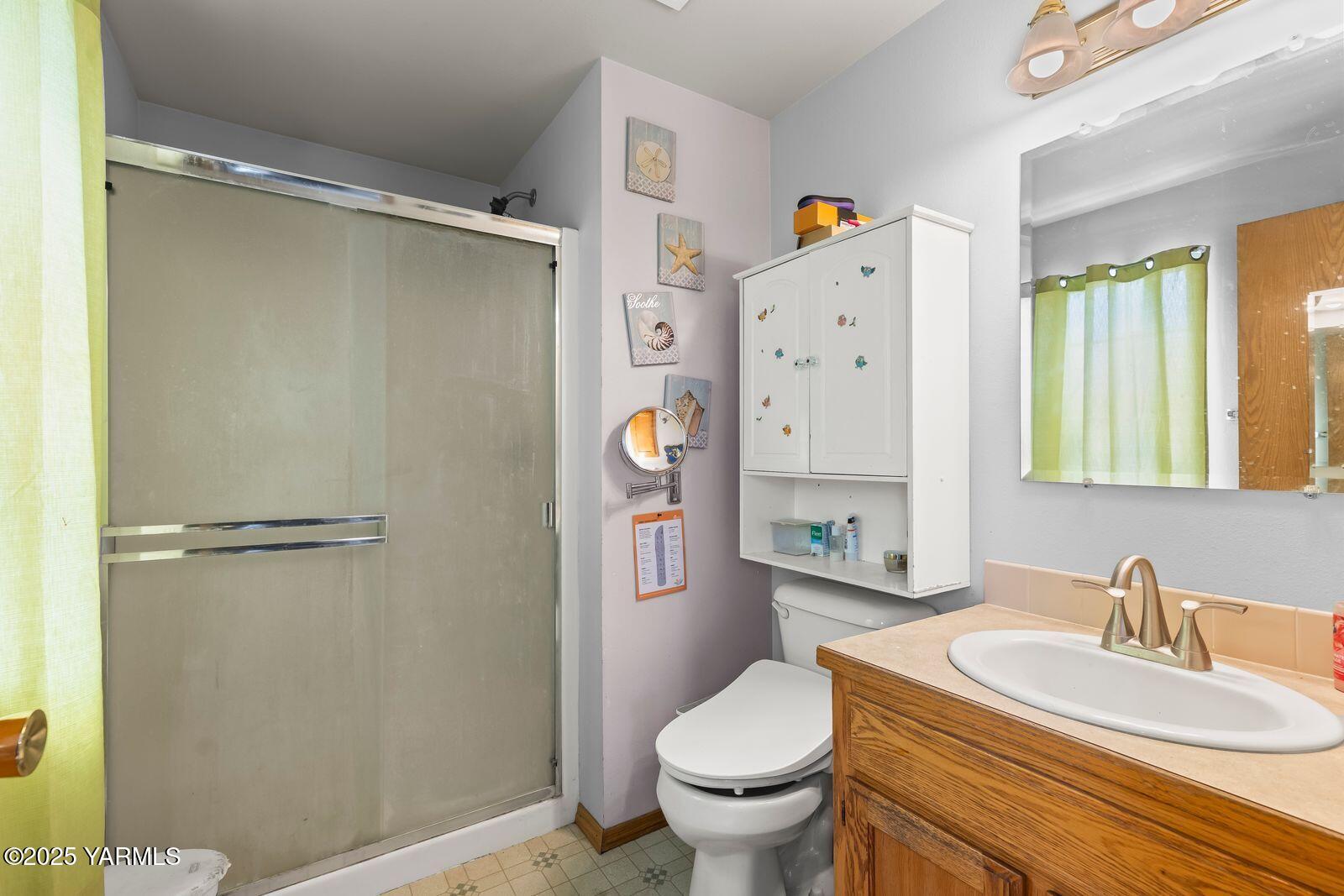 Yakima, Washington 98908, United States, 4 Bedrooms Bedrooms, ,3 BathroomsBathrooms,Residential,Active,199722