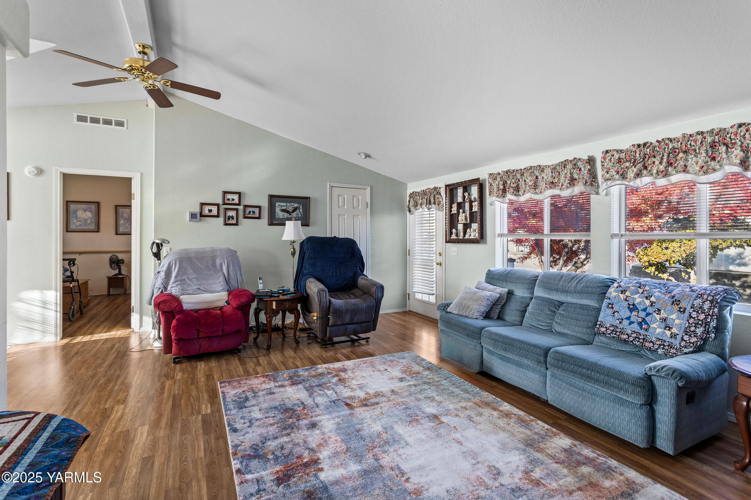 Yakima, Washington 98901, United States, 3 Bedrooms Bedrooms, ,2 BathroomsBathrooms,Residential,Active,145150