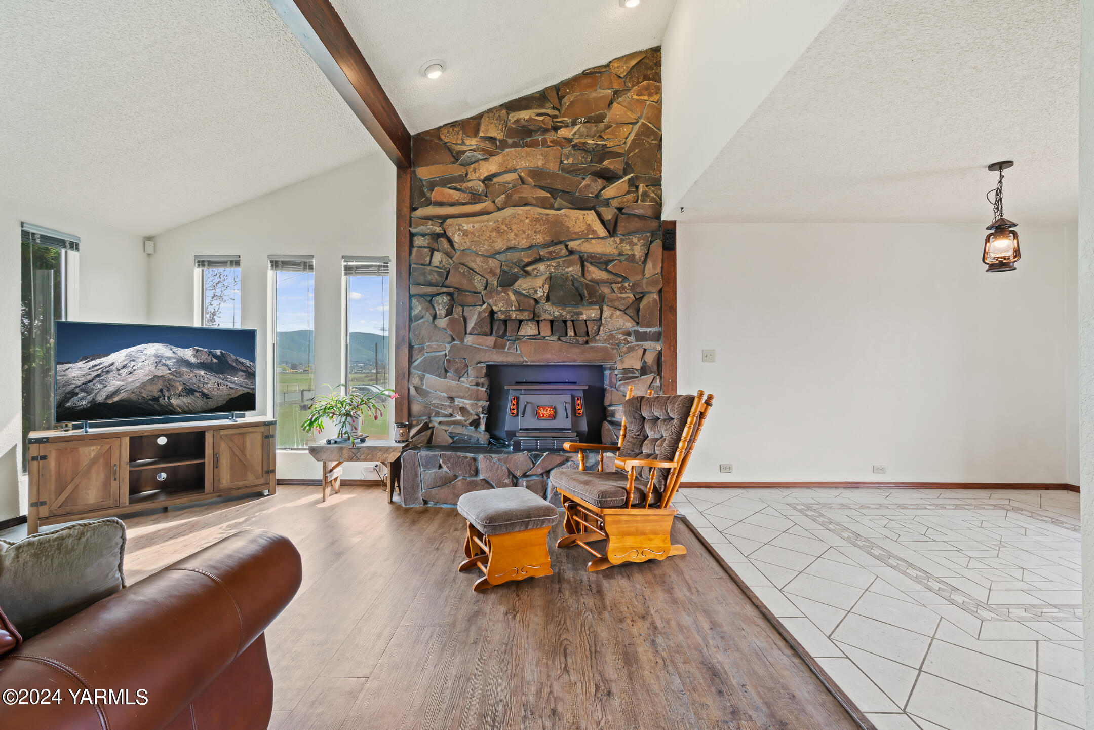 Prosser, Washington 99350, United States, 4 Bedrooms Bedrooms, ,2 BathroomsBathrooms,Residential,Active,61943