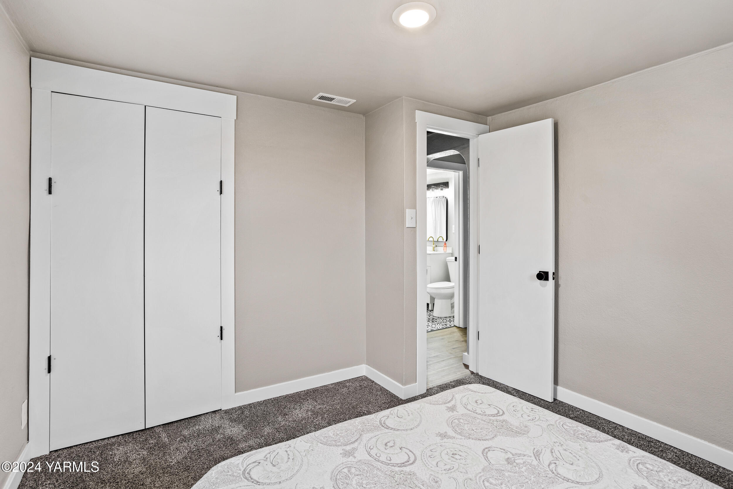 Yakima, Washington 98902, United States, 3 Bedrooms Bedrooms, ,1 BathroomBathrooms,Residential,Pending,26548