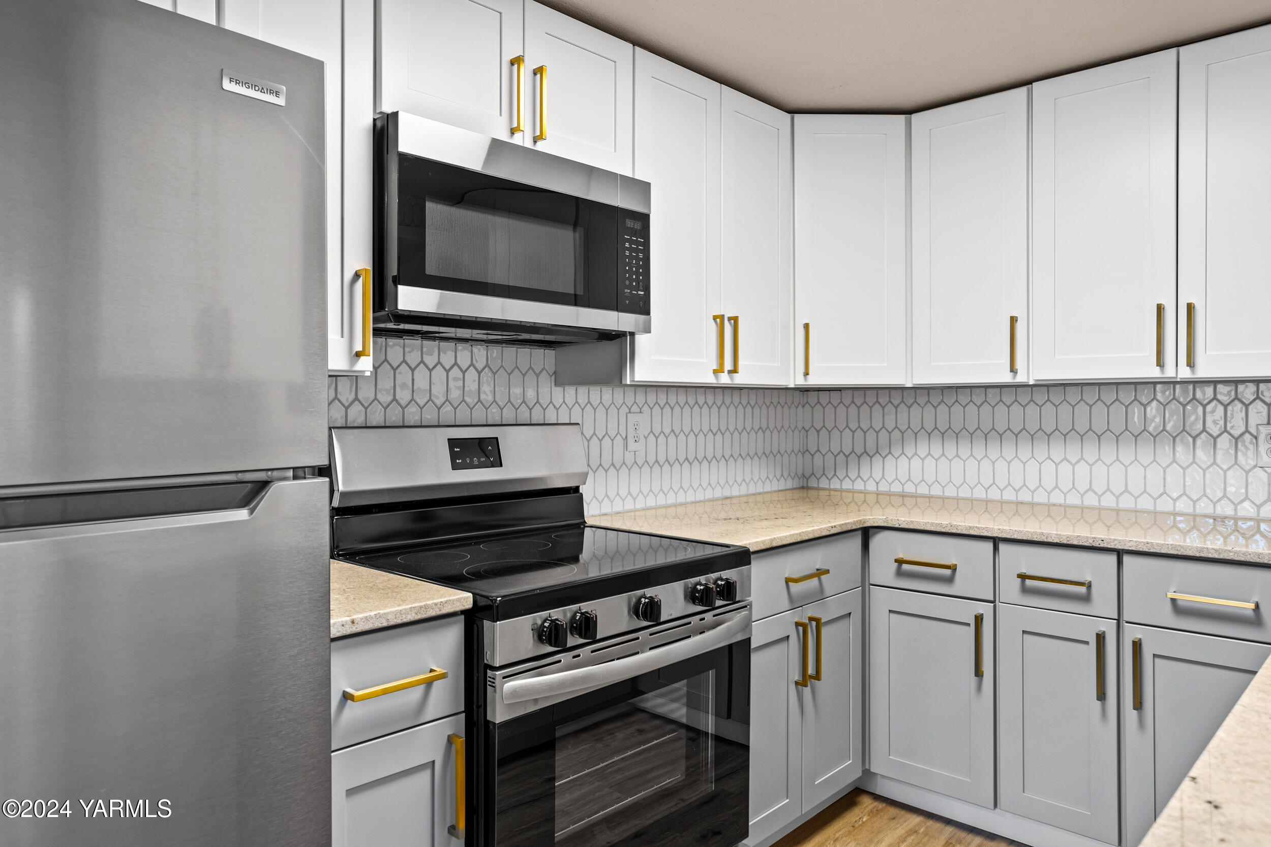 Yakima, Washington 98902, United States, 3 Bedrooms Bedrooms, ,1 BathroomBathrooms,Residential,Pending,26548