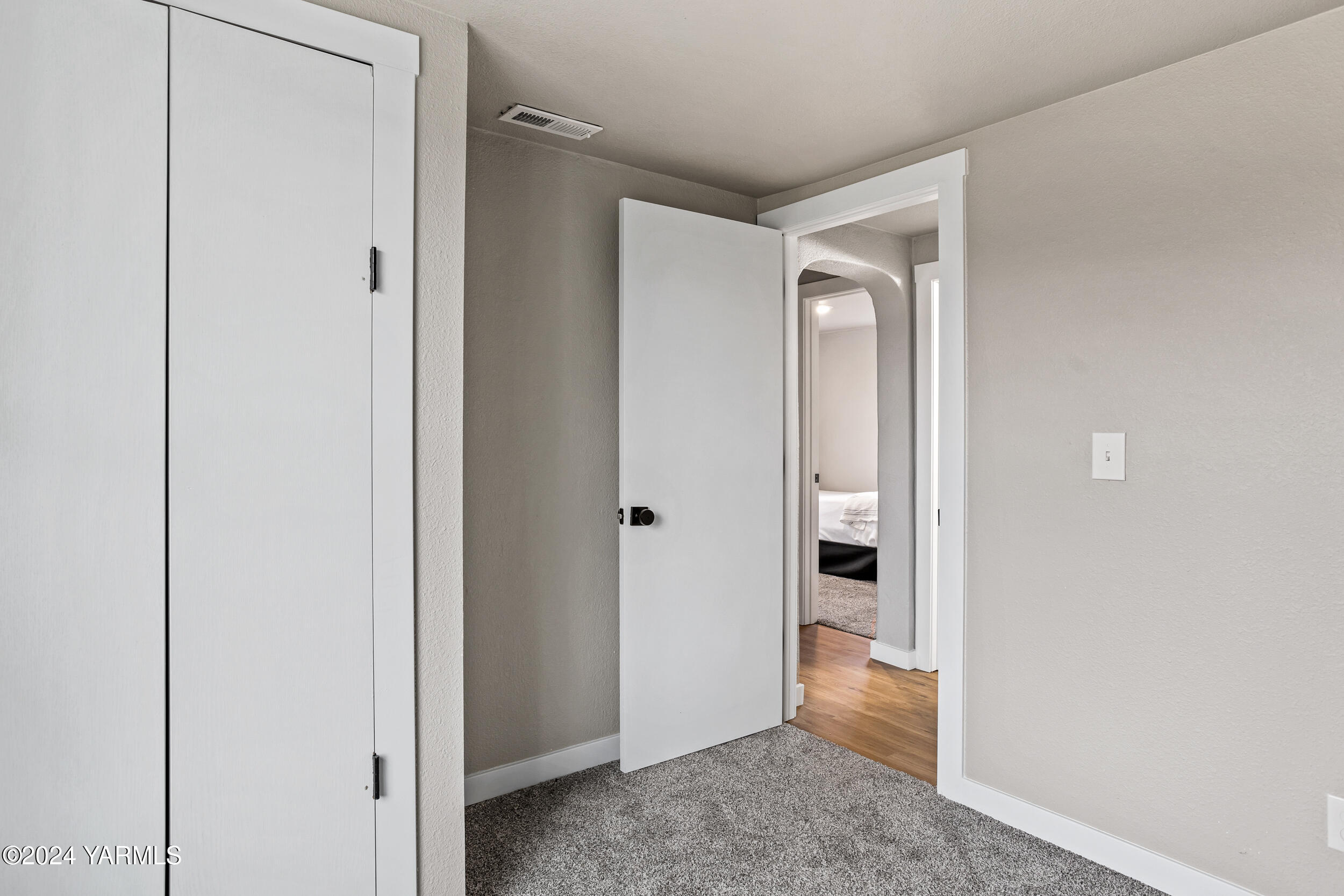 Yakima, Washington 98902, United States, 3 Bedrooms Bedrooms, ,1 BathroomBathrooms,Residential,Pending,26548