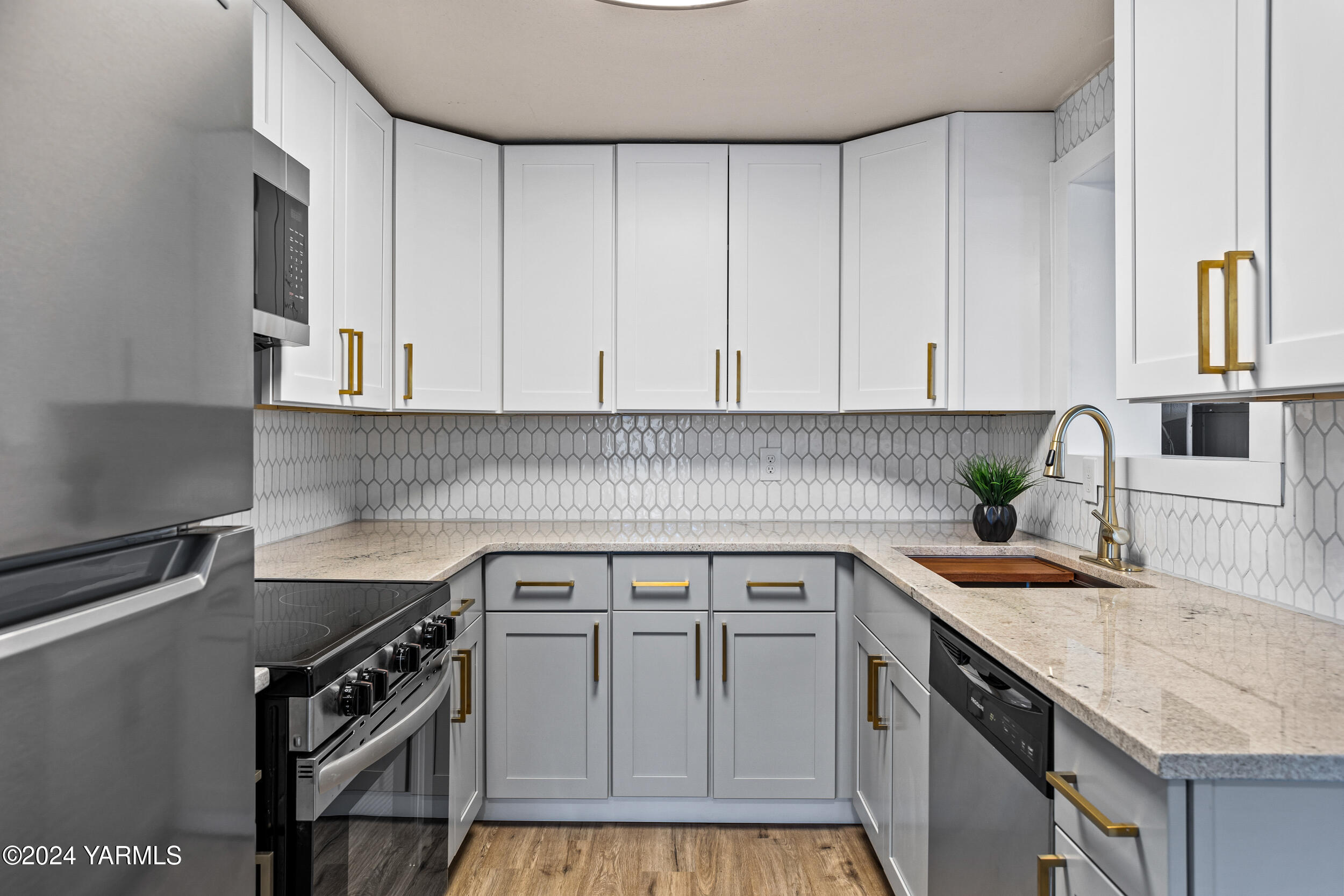 Yakima, Washington 98902, United States, 3 Bedrooms Bedrooms, ,1 BathroomBathrooms,Residential,Pending,26548