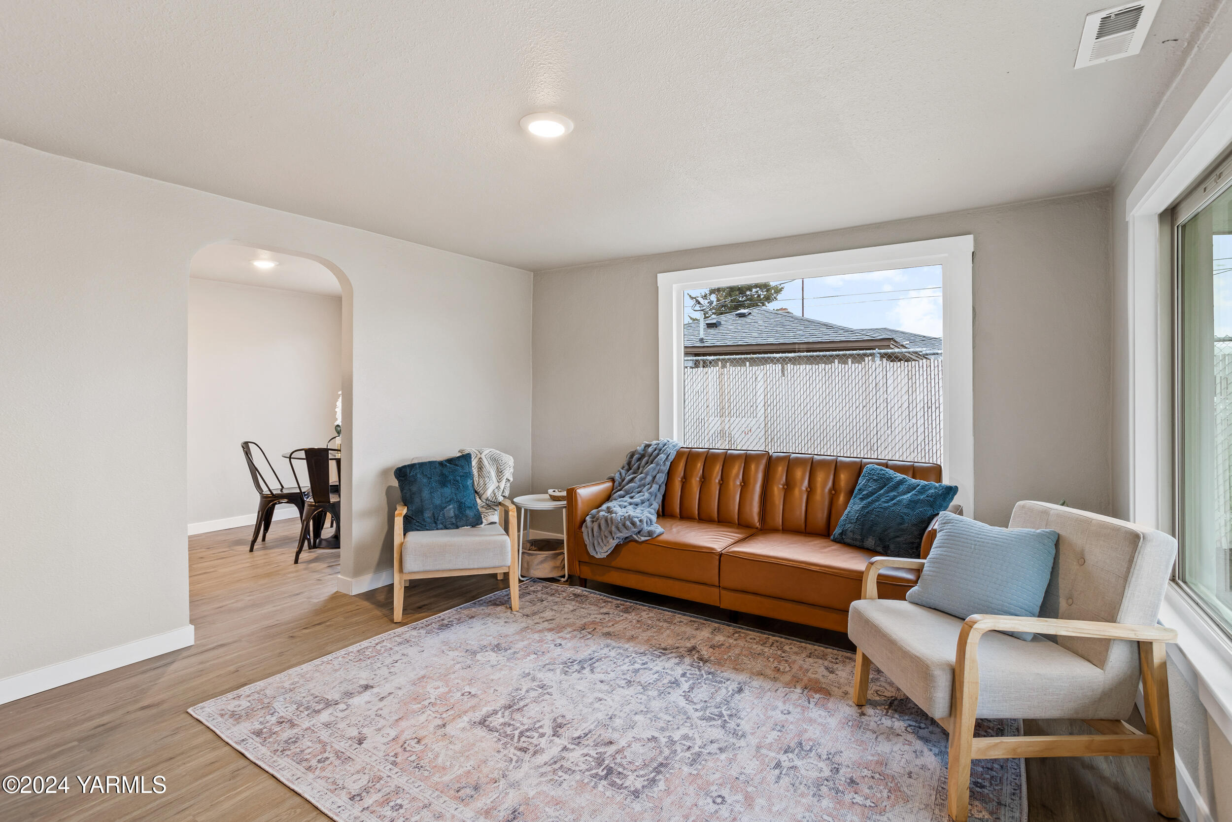 Yakima, Washington 98902, United States, 3 Bedrooms Bedrooms, ,1 BathroomBathrooms,Residential,Pending,26548