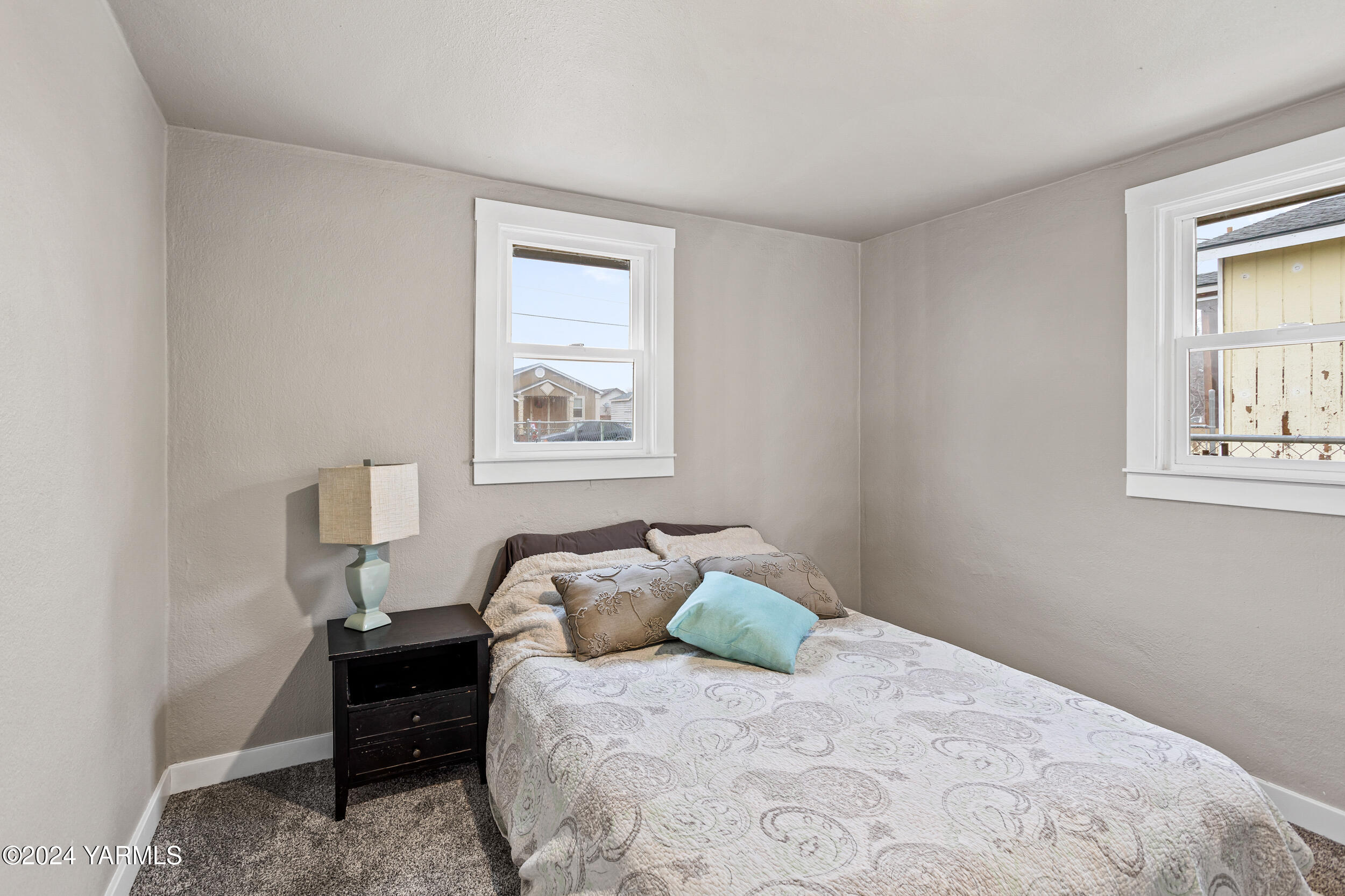 Yakima, Washington 98902, United States, 3 Bedrooms Bedrooms, ,1 BathroomBathrooms,Residential,Pending,26548