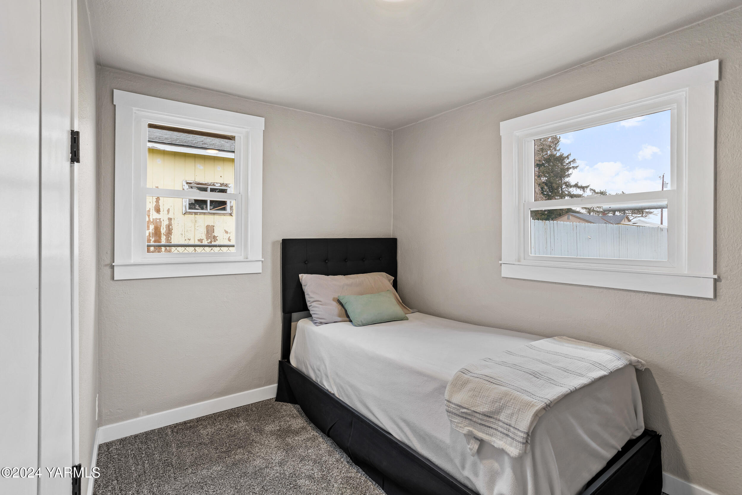 Yakima, Washington 98902, United States, 3 Bedrooms Bedrooms, ,1 BathroomBathrooms,Residential,Pending,26548