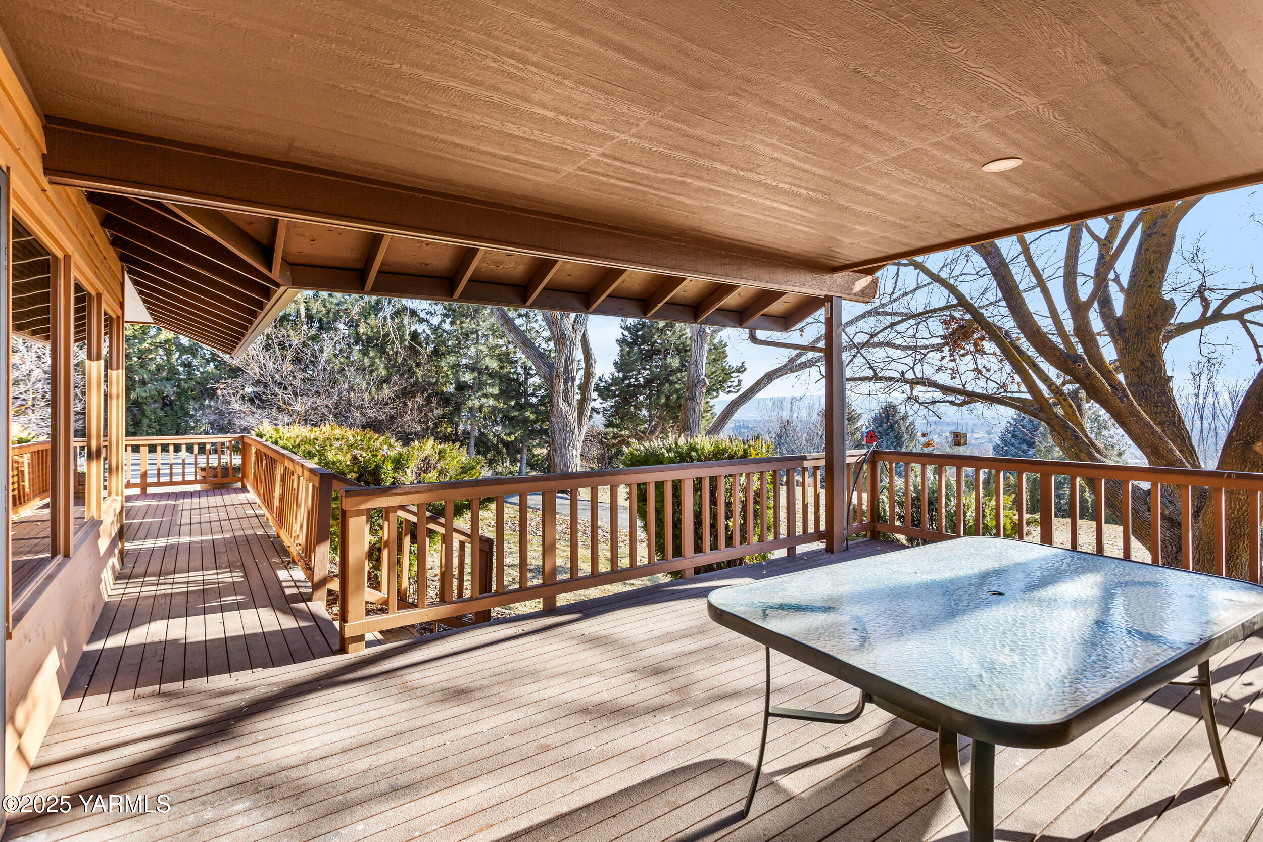 Yakima, Washington 98908, United States, 2 Bedrooms Bedrooms, ,4 BathroomsBathrooms,Residential,Pending,15459