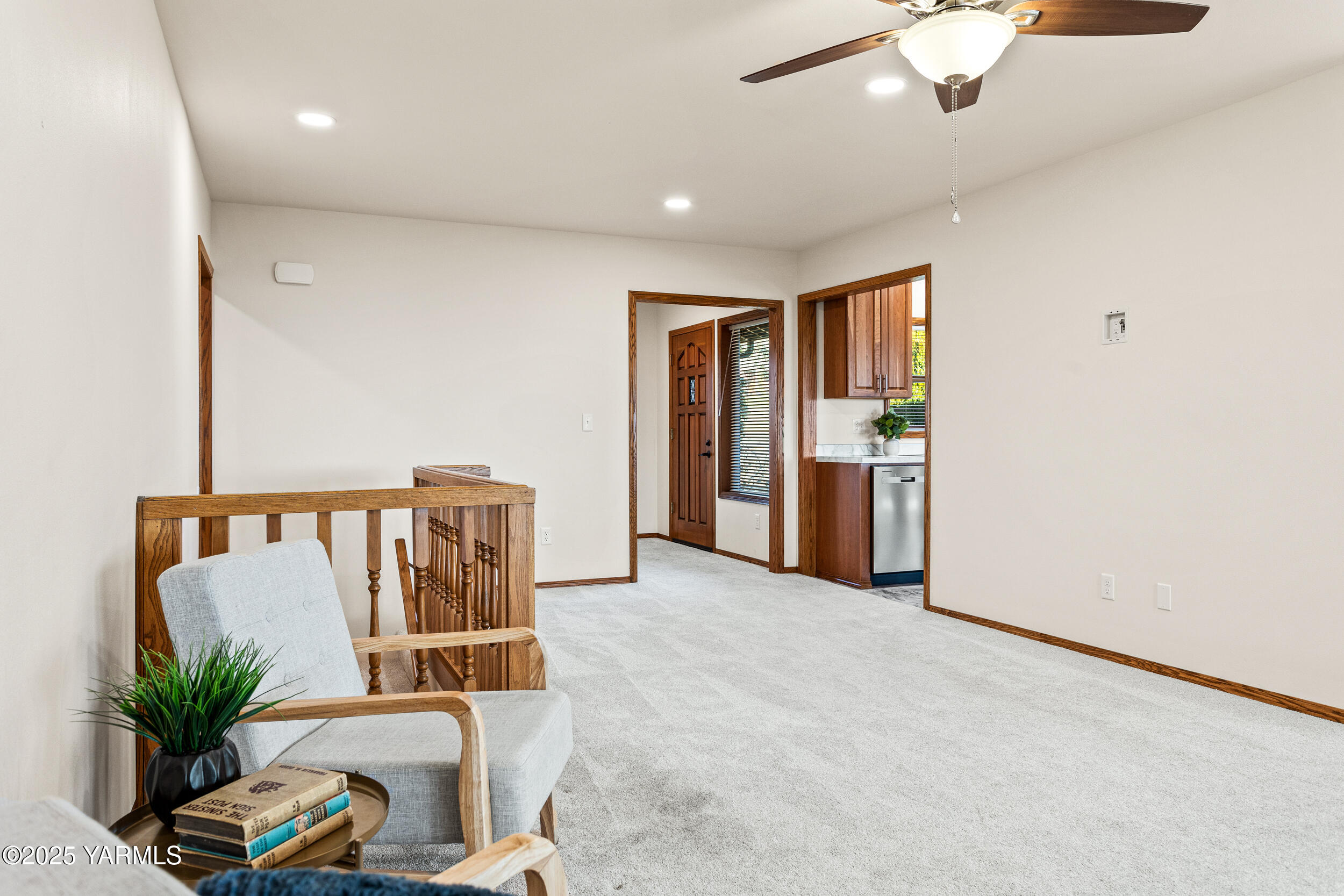 Yakima, Washington 98908, United States, 2 Bedrooms Bedrooms, ,4 BathroomsBathrooms,Residential,Pending,15459