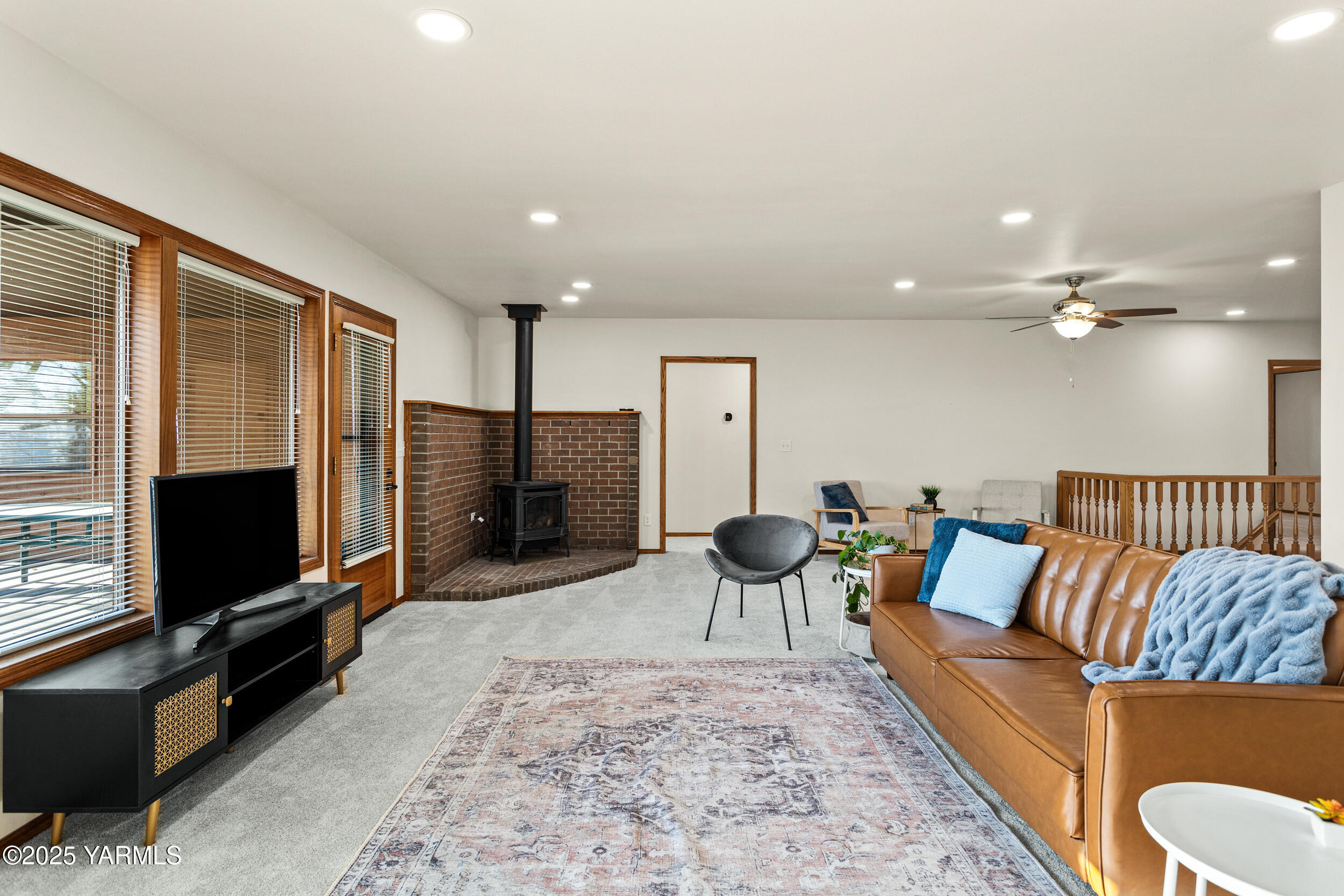 Yakima, Washington 98908, United States, 2 Bedrooms Bedrooms, ,4 BathroomsBathrooms,Residential,Pending,15459