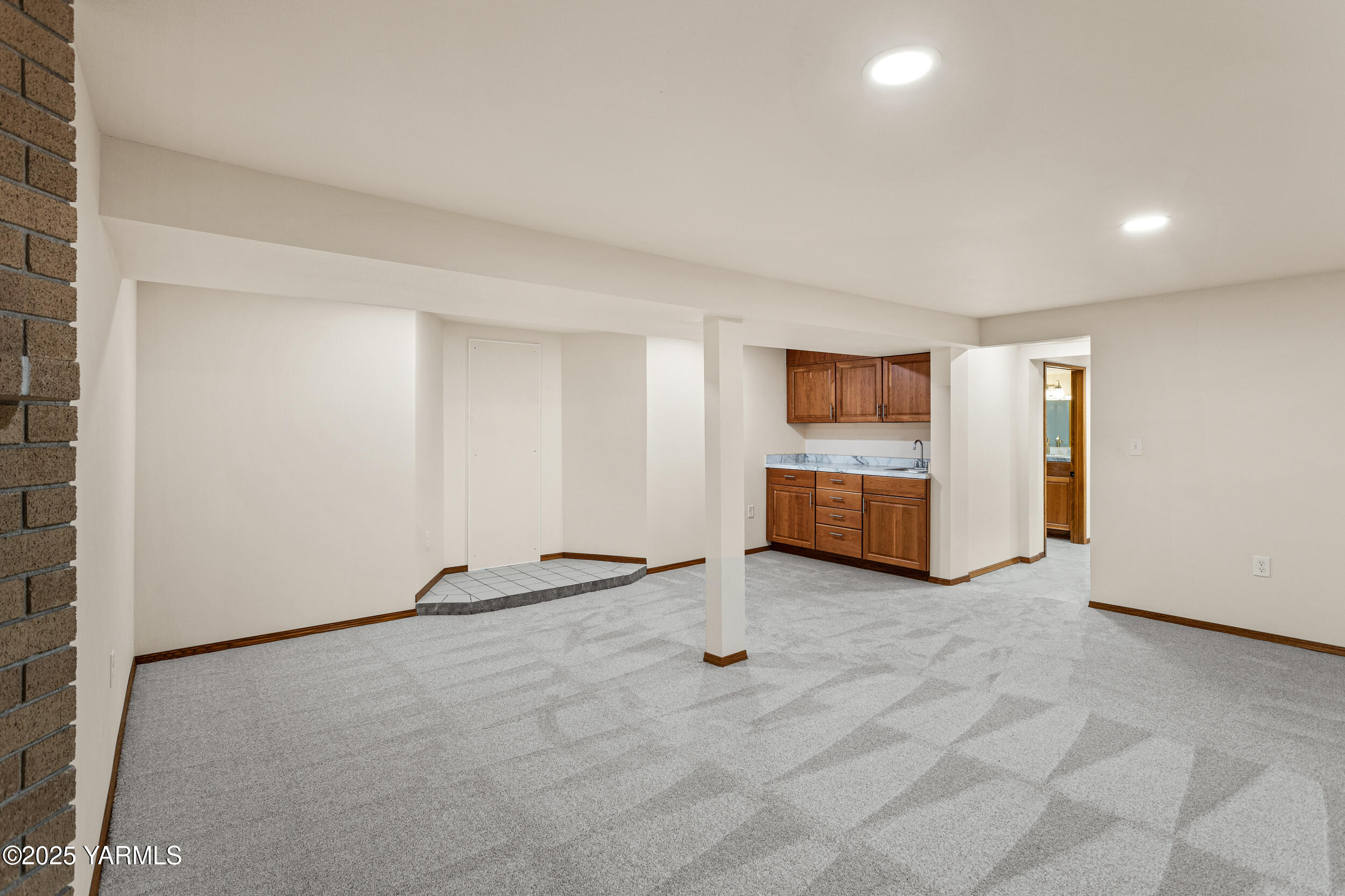 Yakima, Washington 98908, United States, 2 Bedrooms Bedrooms, ,4 BathroomsBathrooms,Residential,Pending,15459