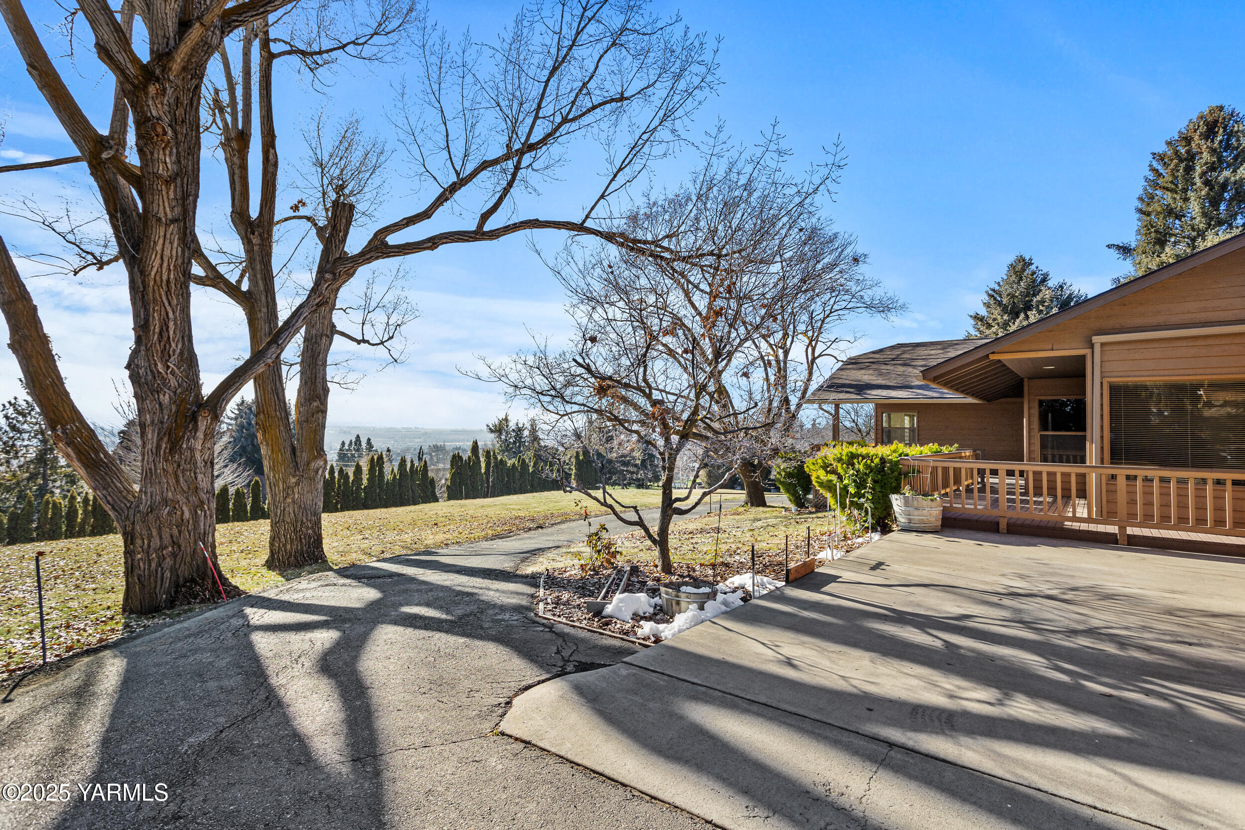 Yakima, Washington 98908, United States, 2 Bedrooms Bedrooms, ,4 BathroomsBathrooms,Residential,Pending,15459