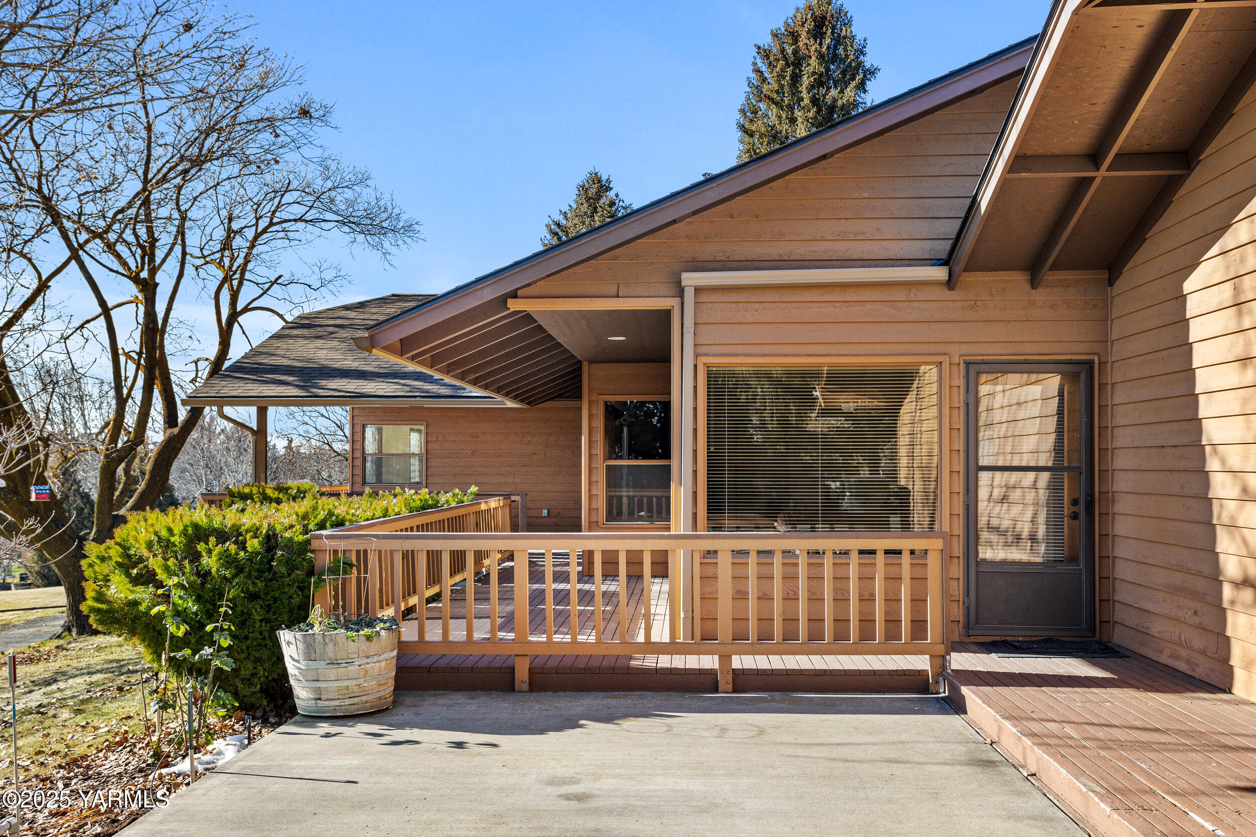 Yakima, Washington 98908, United States, 2 Bedrooms Bedrooms, ,4 BathroomsBathrooms,Residential,Pending,15459