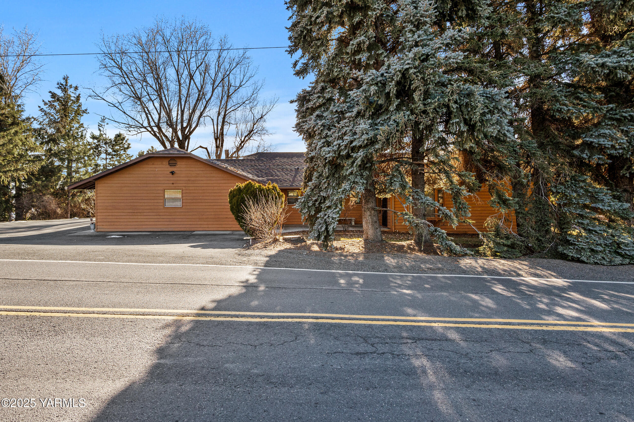 Yakima, Washington 98908, United States, 2 Bedrooms Bedrooms, ,4 BathroomsBathrooms,Residential,Pending,15459