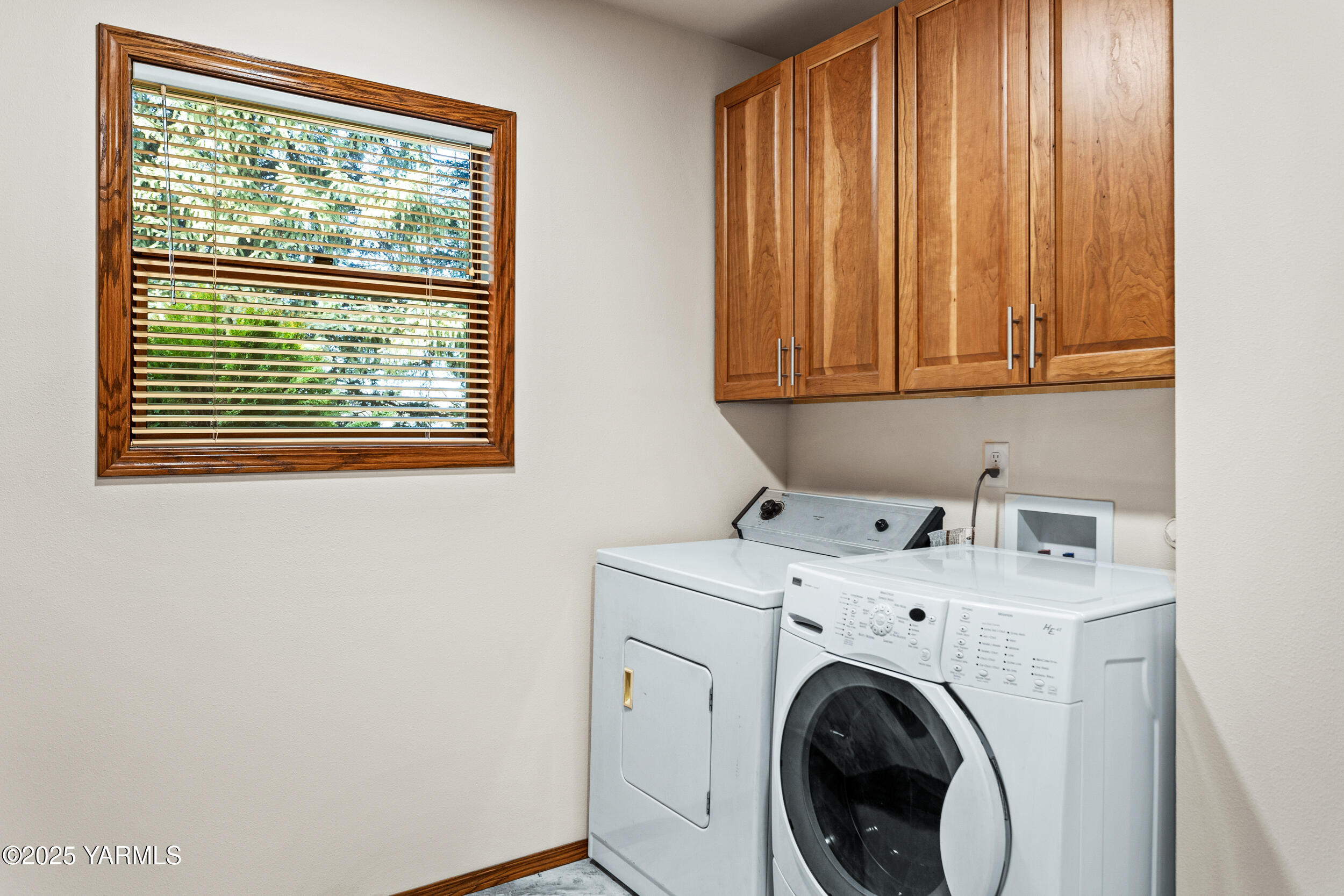 Yakima, Washington 98908, United States, 2 Bedrooms Bedrooms, ,4 BathroomsBathrooms,Residential,Pending,15459