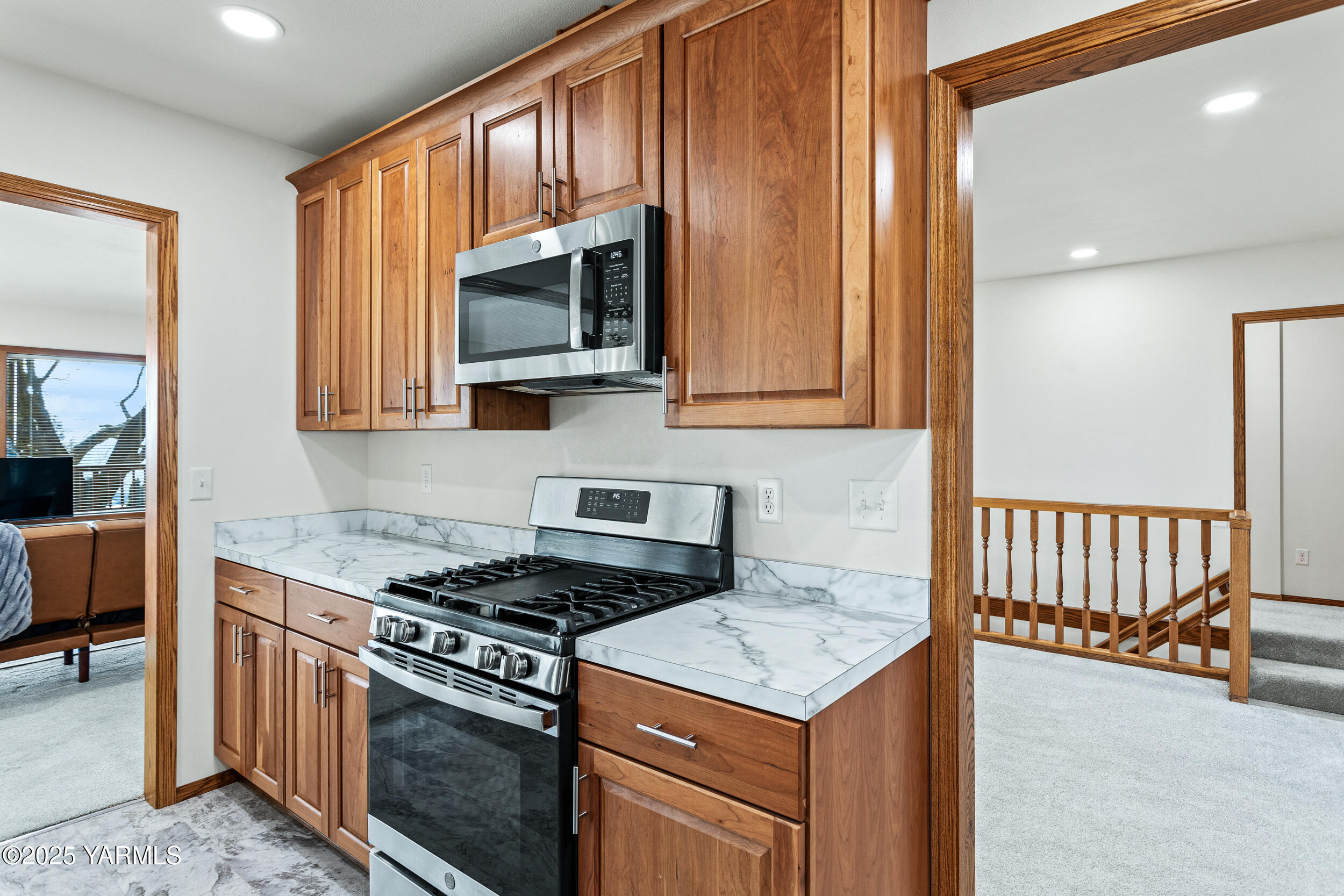 Yakima, Washington 98908, United States, 2 Bedrooms Bedrooms, ,4 BathroomsBathrooms,Residential,Pending,15459