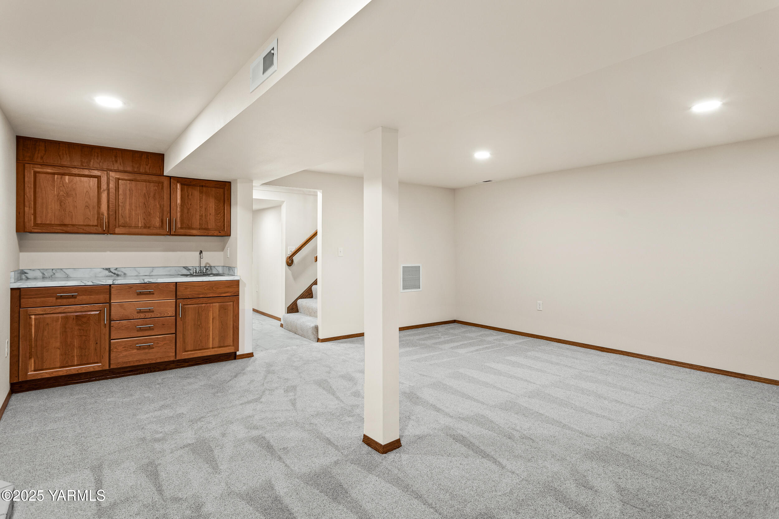 Yakima, Washington 98908, United States, 2 Bedrooms Bedrooms, ,4 BathroomsBathrooms,Residential,Pending,15459