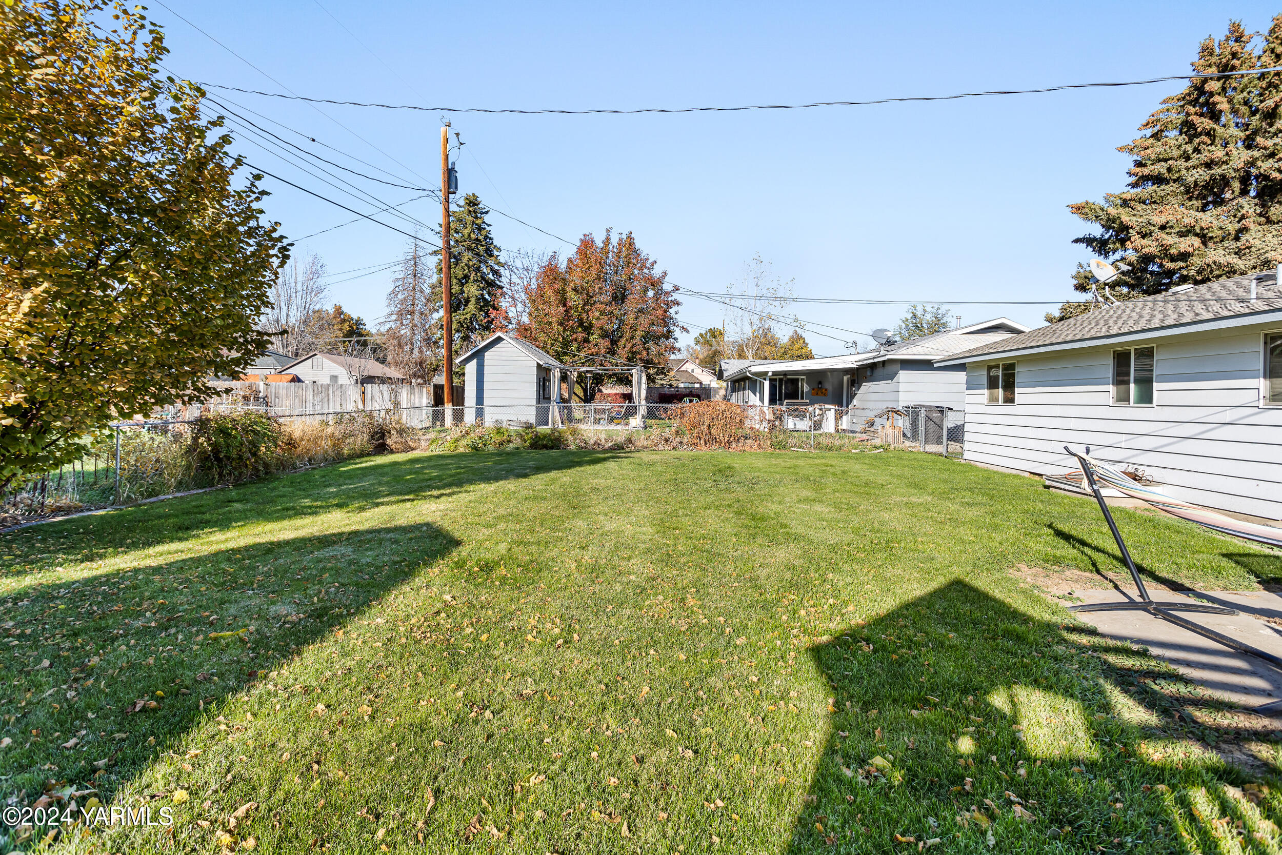 Yakima, Washington 98902, United States, 3 Bedrooms Bedrooms, ,1 BathroomBathrooms,Residential,Pending,34066