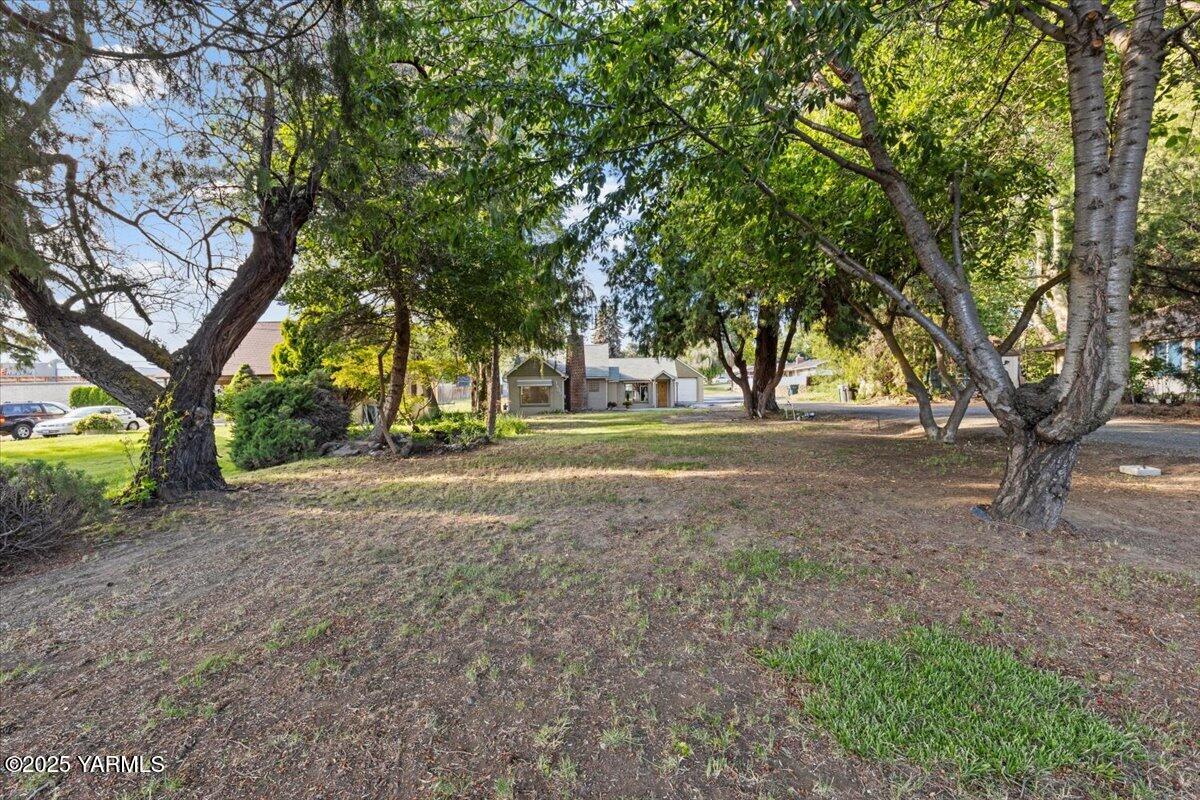 Yakima, Washington 98902, United States, 2 Bedrooms Bedrooms, ,2 BathroomsBathrooms,Residential,Active,138635