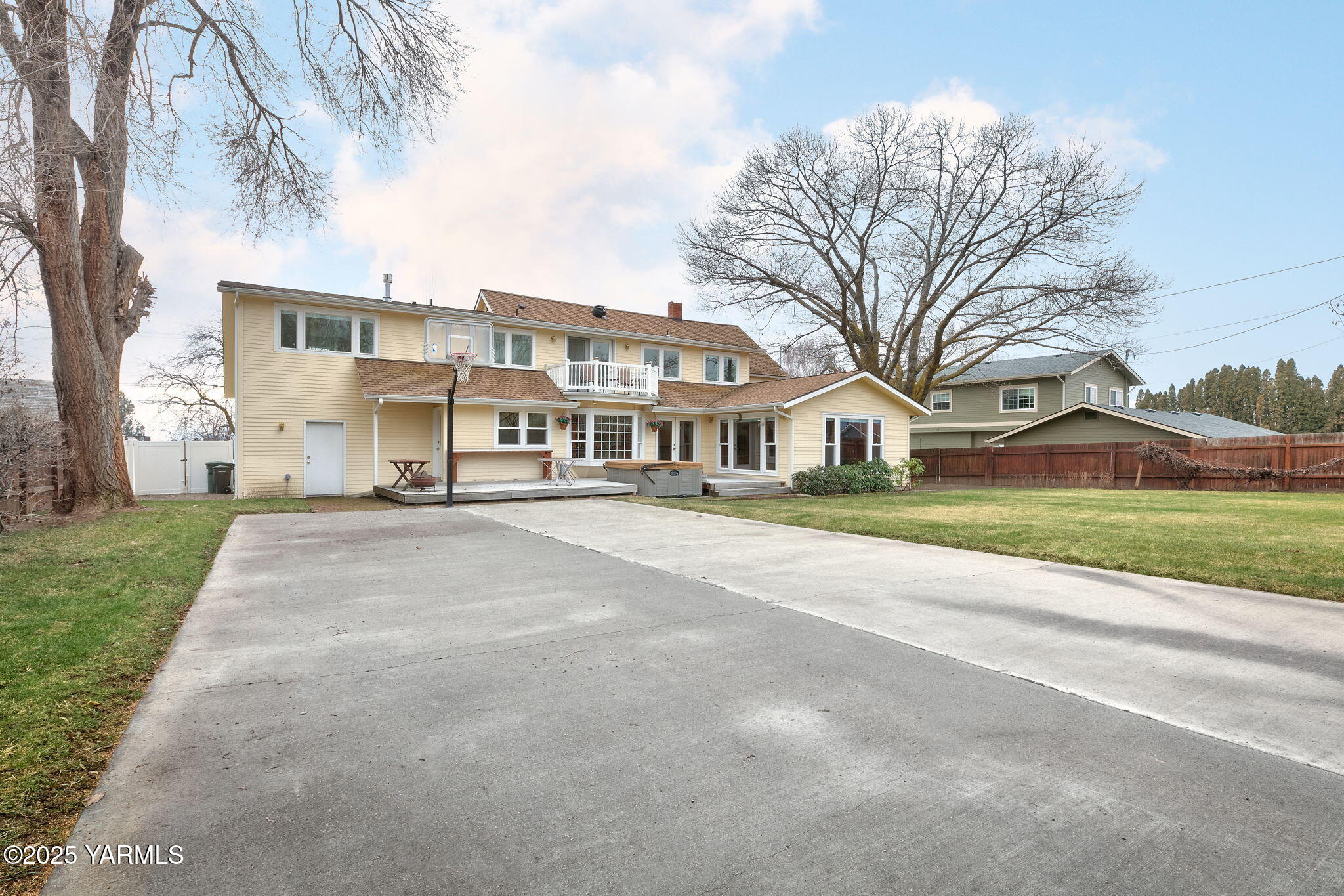 Yakima, Washington 98902, United States, 5 Bedrooms Bedrooms, ,3 BathroomsBathrooms,Residential,Active,16140