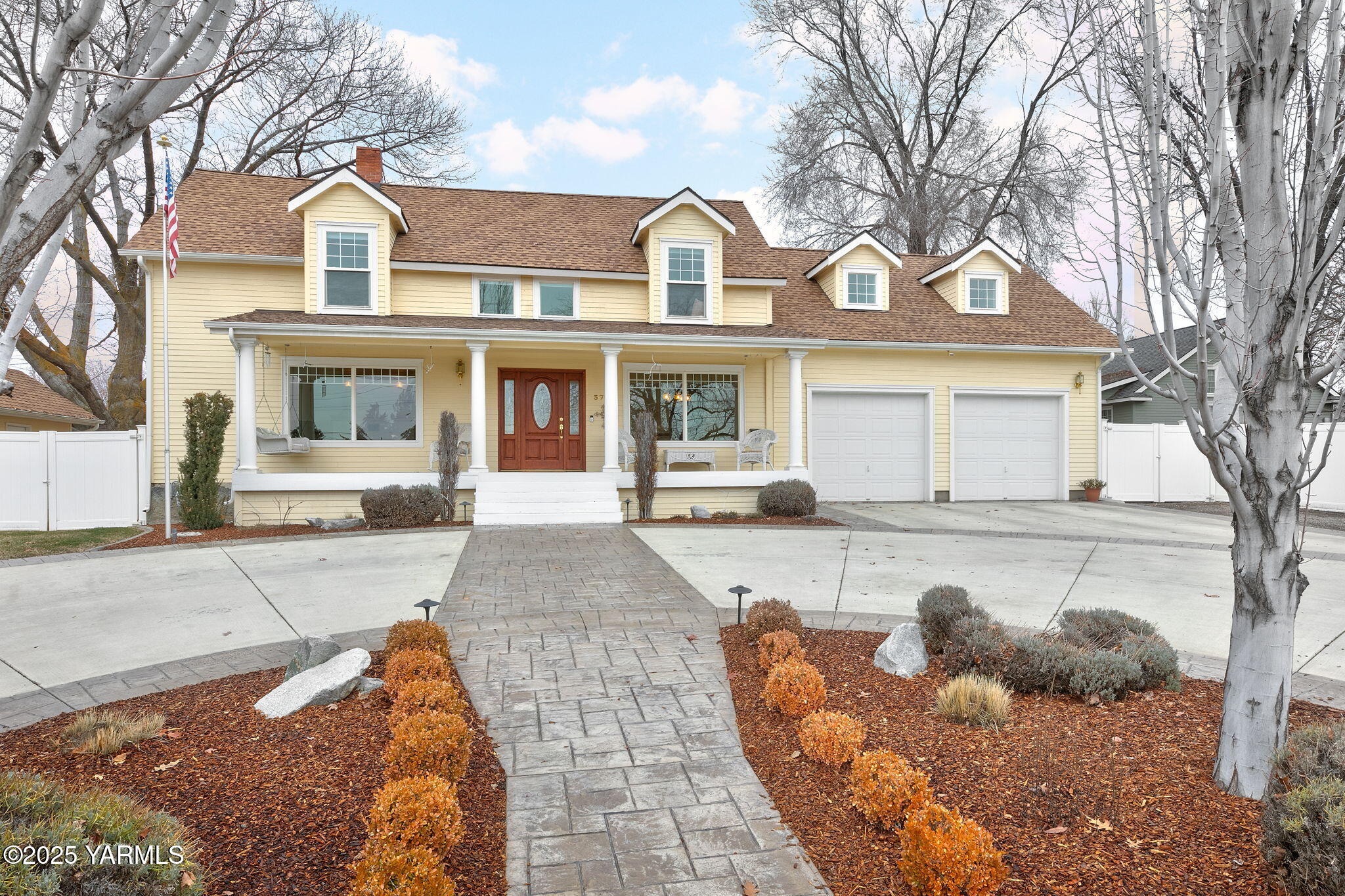 Yakima, Washington 98902, United States, 5 Bedrooms Bedrooms, ,3 BathroomsBathrooms,Residential,Active,16140