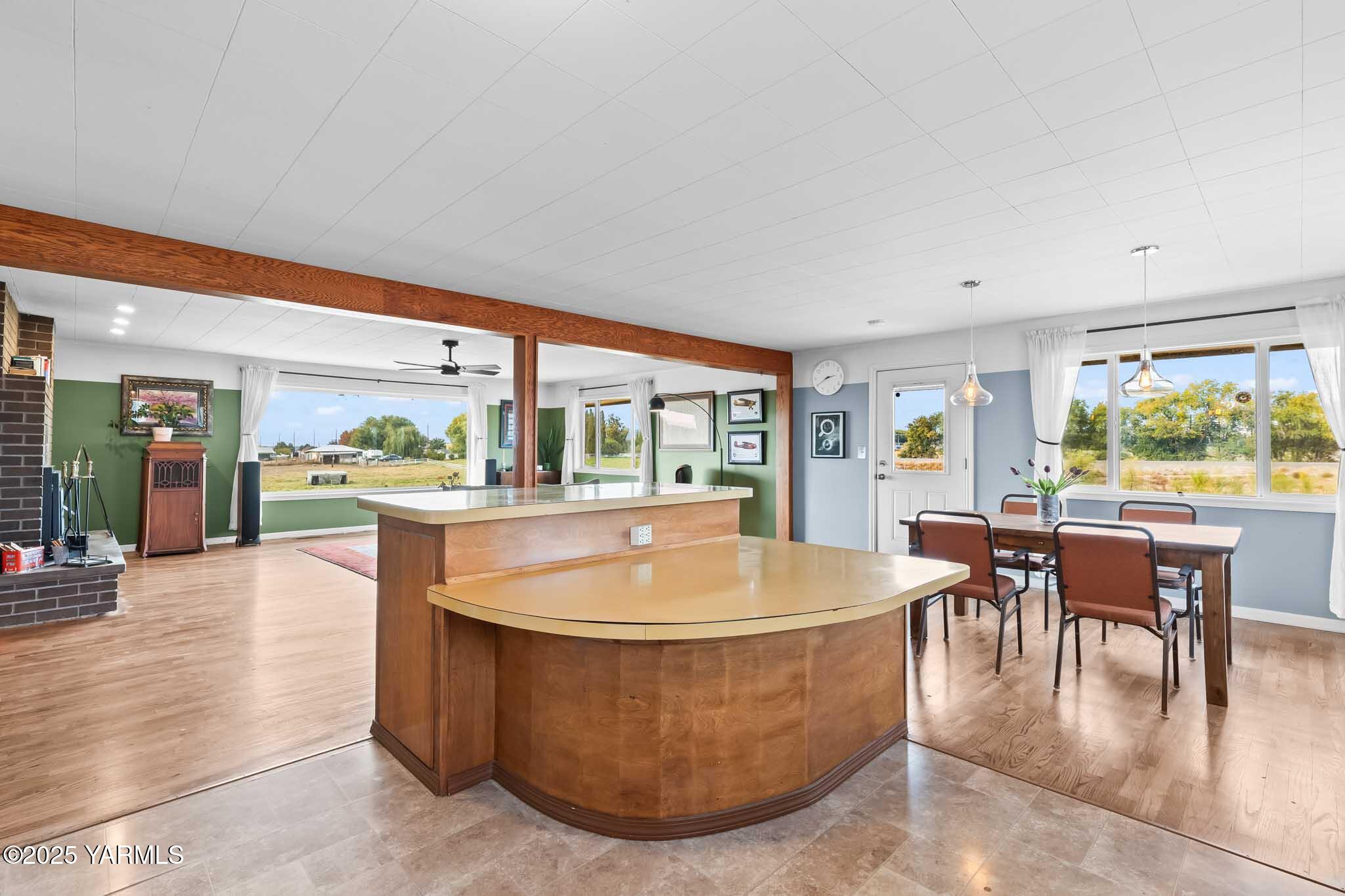 Zillah, Washington 98953, United States, 4 Bedrooms Bedrooms, ,2 BathroomsBathrooms,Residential,Active,231838