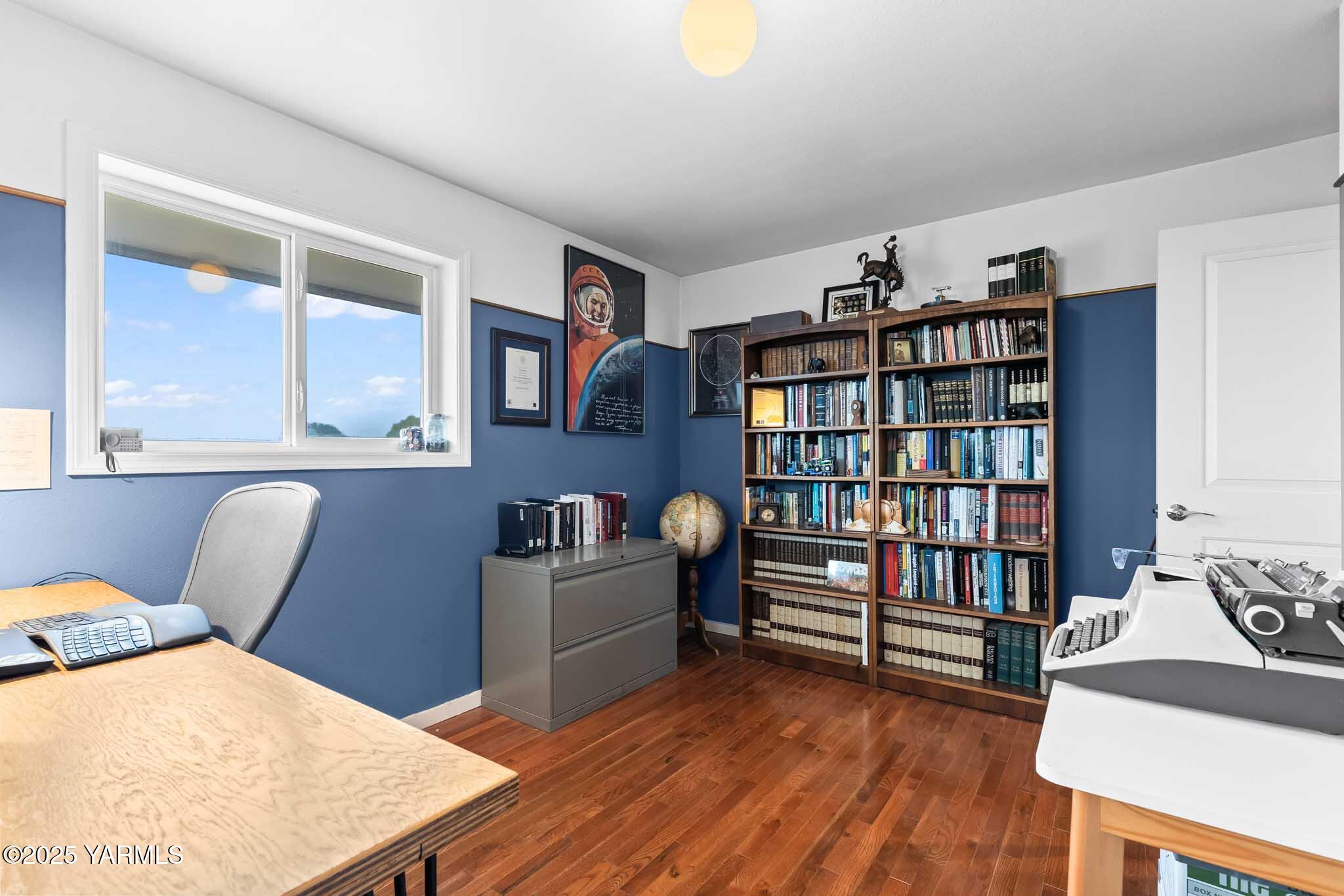 Zillah, Washington 98953, United States, 4 Bedrooms Bedrooms, ,2 BathroomsBathrooms,Residential,Active,231838