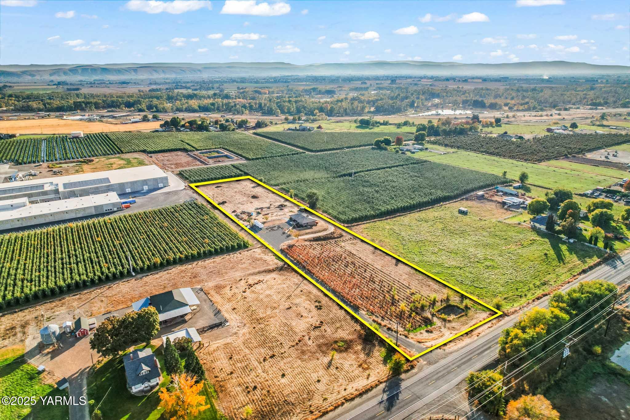 Zillah, Washington 98953, United States, 4 Bedrooms Bedrooms, ,2 BathroomsBathrooms,Residential,Active,231838