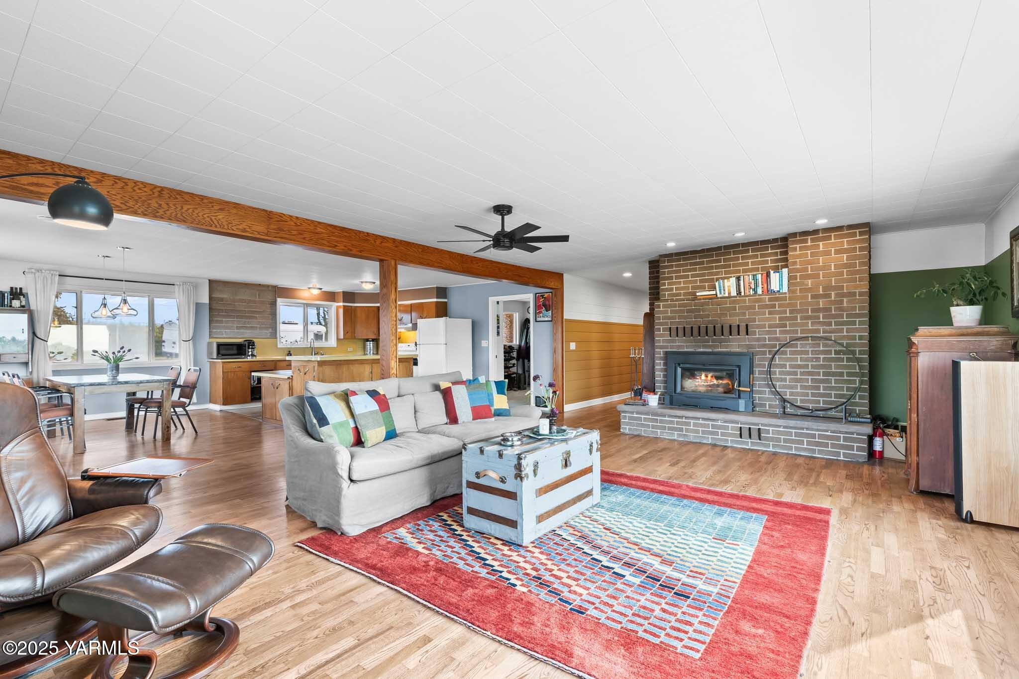 Zillah, Washington 98953, United States, 4 Bedrooms Bedrooms, ,2 BathroomsBathrooms,Residential,Active,231838