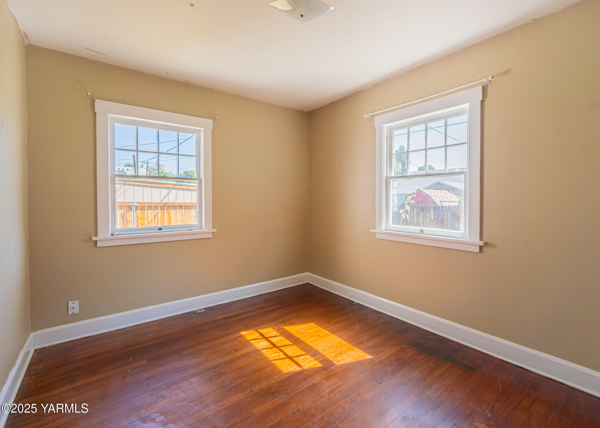 Yakima, Washington 98902, United States, 3 Bedrooms Bedrooms, ,1 BathroomBathrooms,Residential,Active,145504