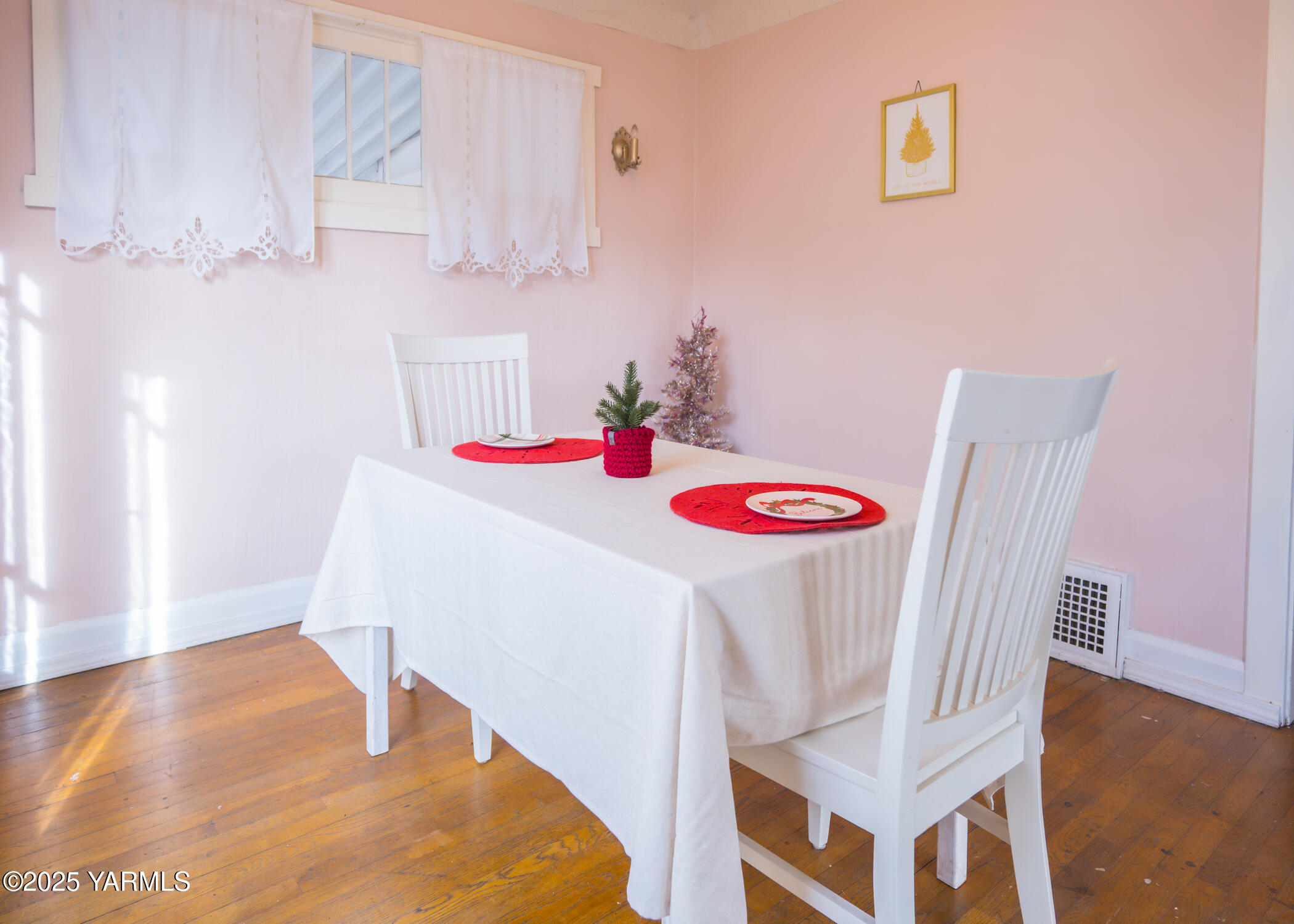 Yakima, Washington 98902, United States, 3 Bedrooms Bedrooms, ,1 BathroomBathrooms,Residential,Active,145504