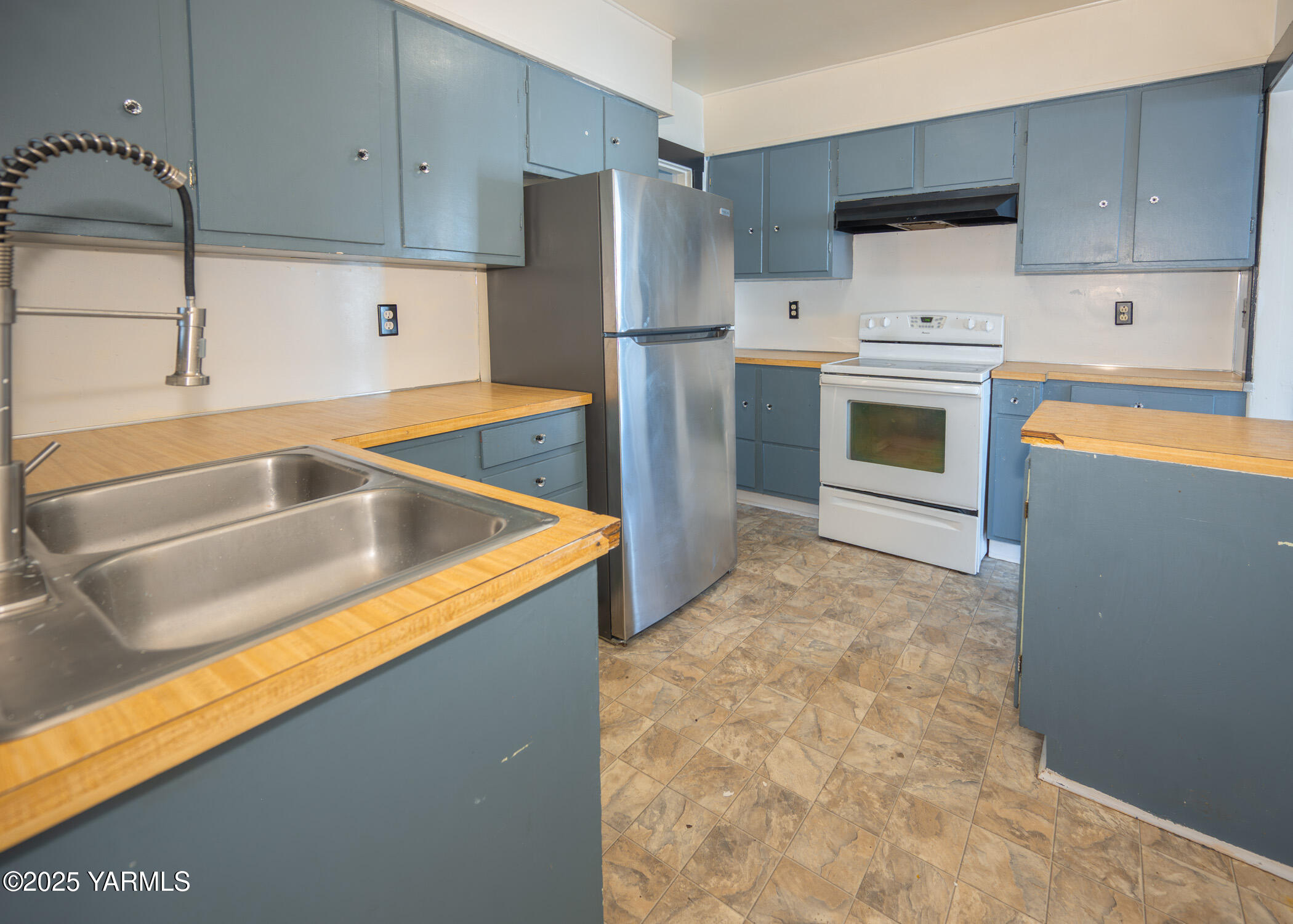 Yakima, Washington 98902, United States, 3 Bedrooms Bedrooms, ,1 BathroomBathrooms,Residential,Active,145504