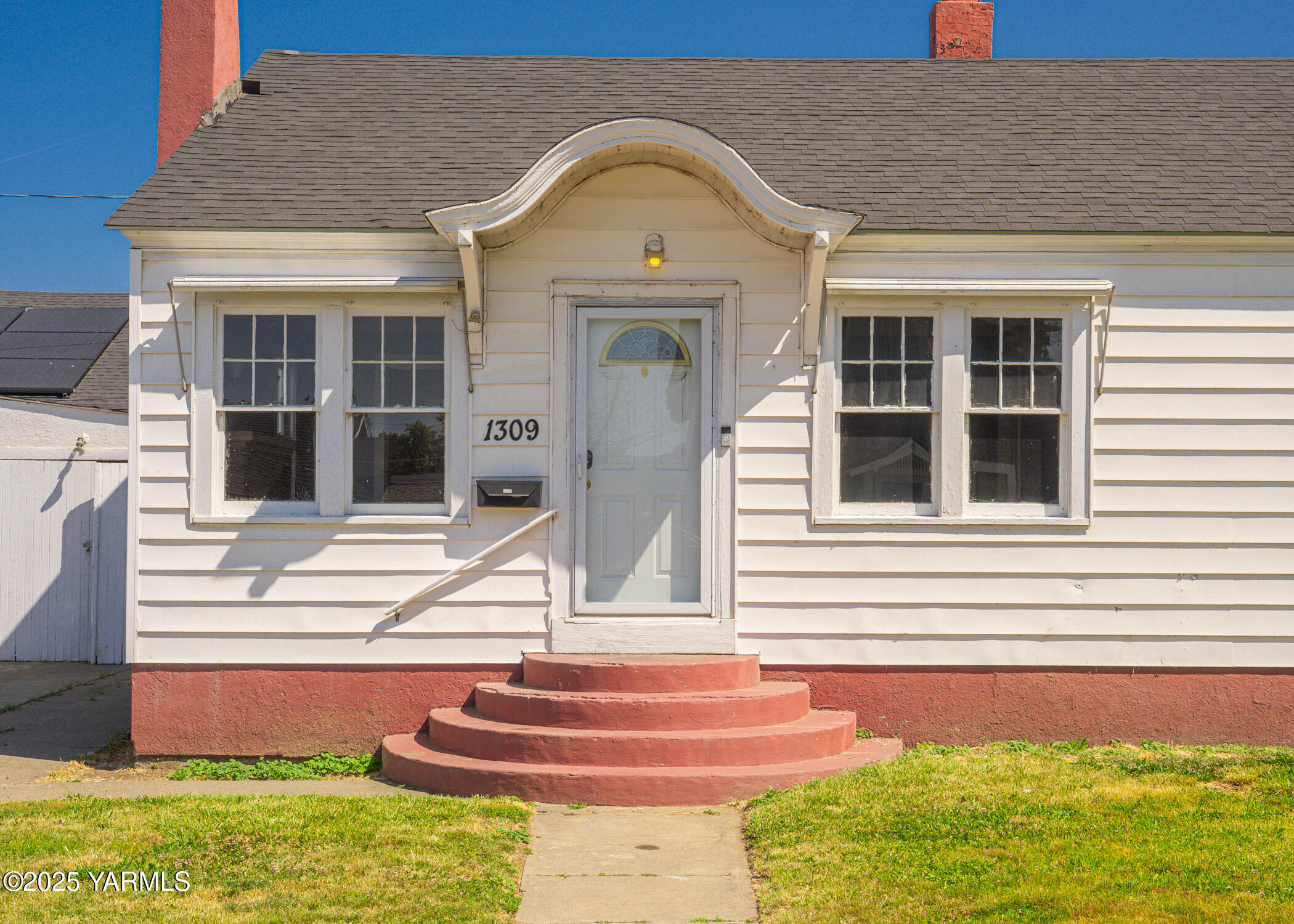 Yakima, Washington 98902, United States, 3 Bedrooms Bedrooms, ,1 BathroomBathrooms,Residential,Active,145504