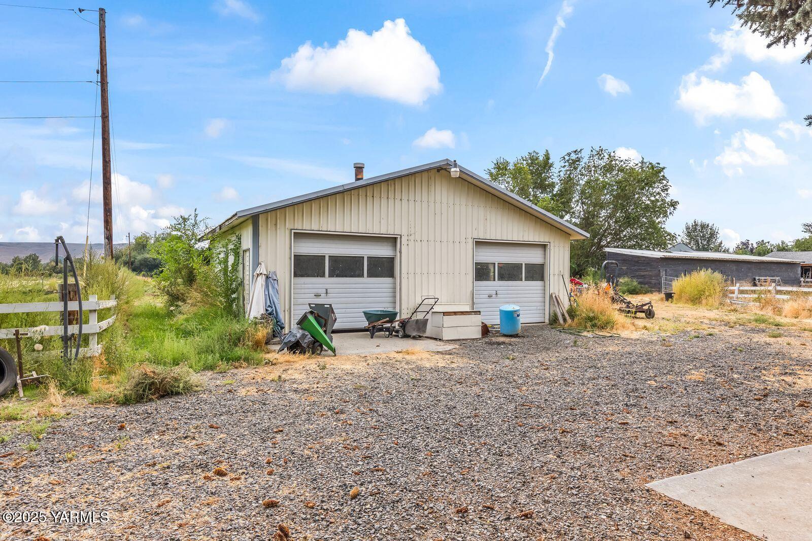 Yakima, Washington 98903, United States, 3 Bedrooms Bedrooms, ,2 BathroomsBathrooms,Residential,Active,202601