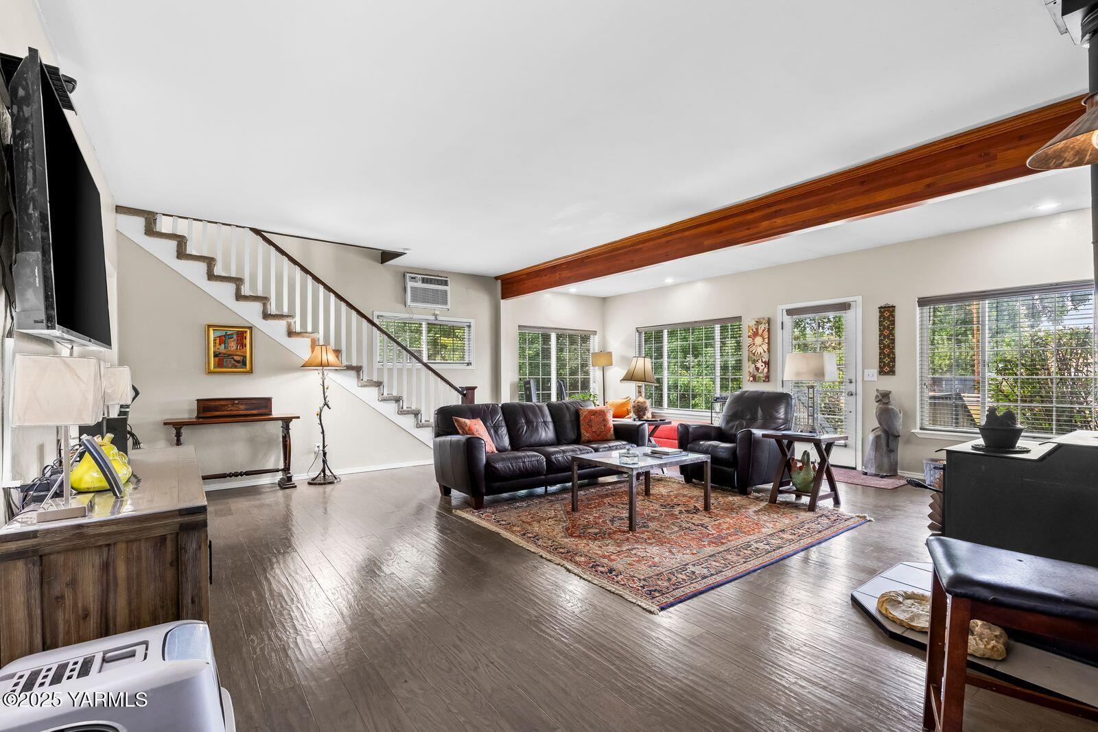 Yakima, Washington 98903, United States, 3 Bedrooms Bedrooms, ,2 BathroomsBathrooms,Residential,Active,202601