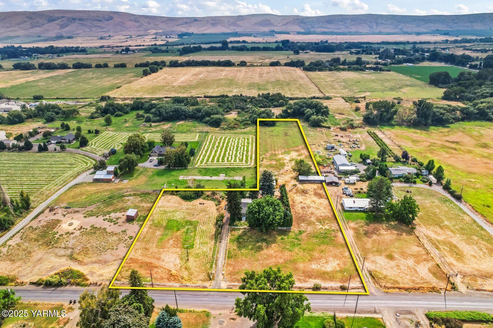 Yakima, Washington 98903, United States, 3 Bedrooms Bedrooms, ,2 BathroomsBathrooms,Residential,Active,202601