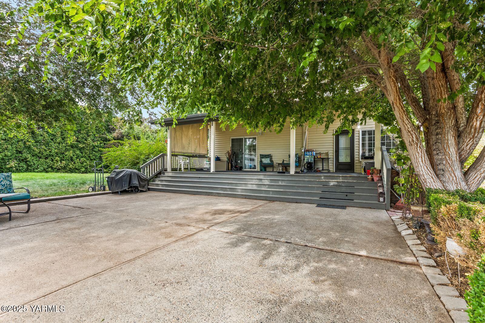 Yakima, Washington 98903, United States, 3 Bedrooms Bedrooms, ,2 BathroomsBathrooms,Residential,Active,202601