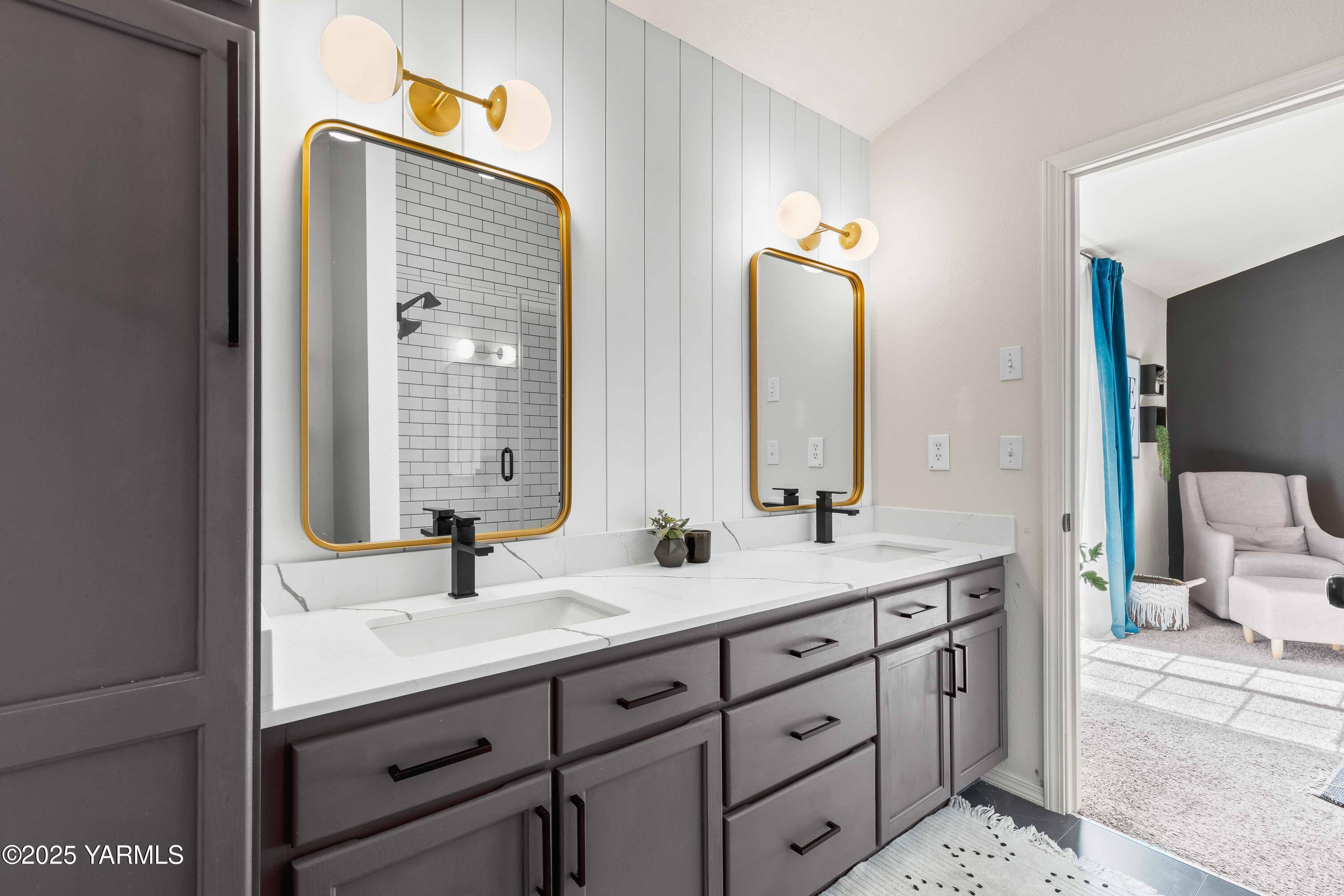 Selah, Washington 98942, United States, 4 Bedrooms Bedrooms, ,3 BathroomsBathrooms,Residential,Pending,120118