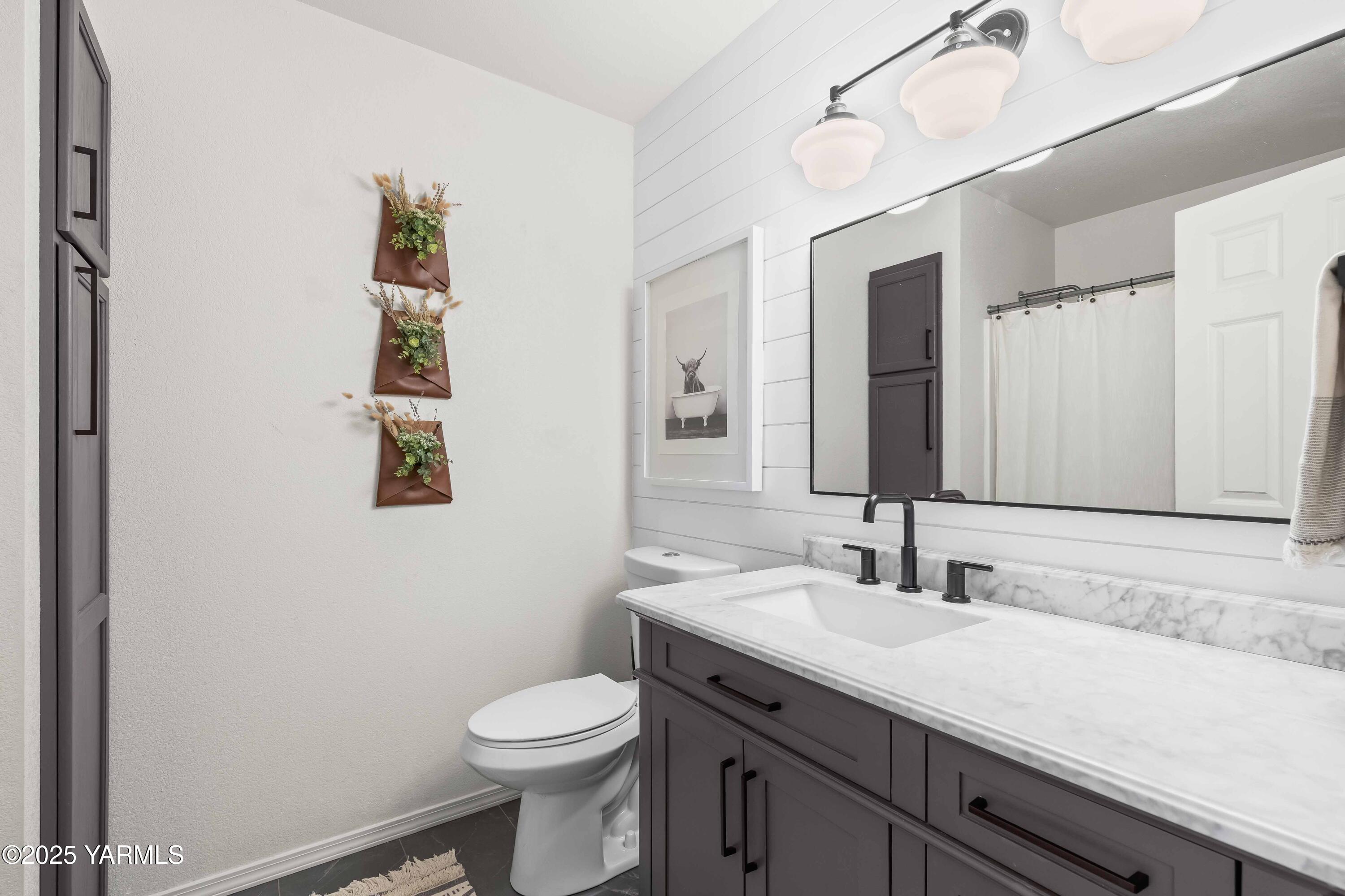 Selah, Washington 98942, United States, 4 Bedrooms Bedrooms, ,3 BathroomsBathrooms,Residential,Pending,120118